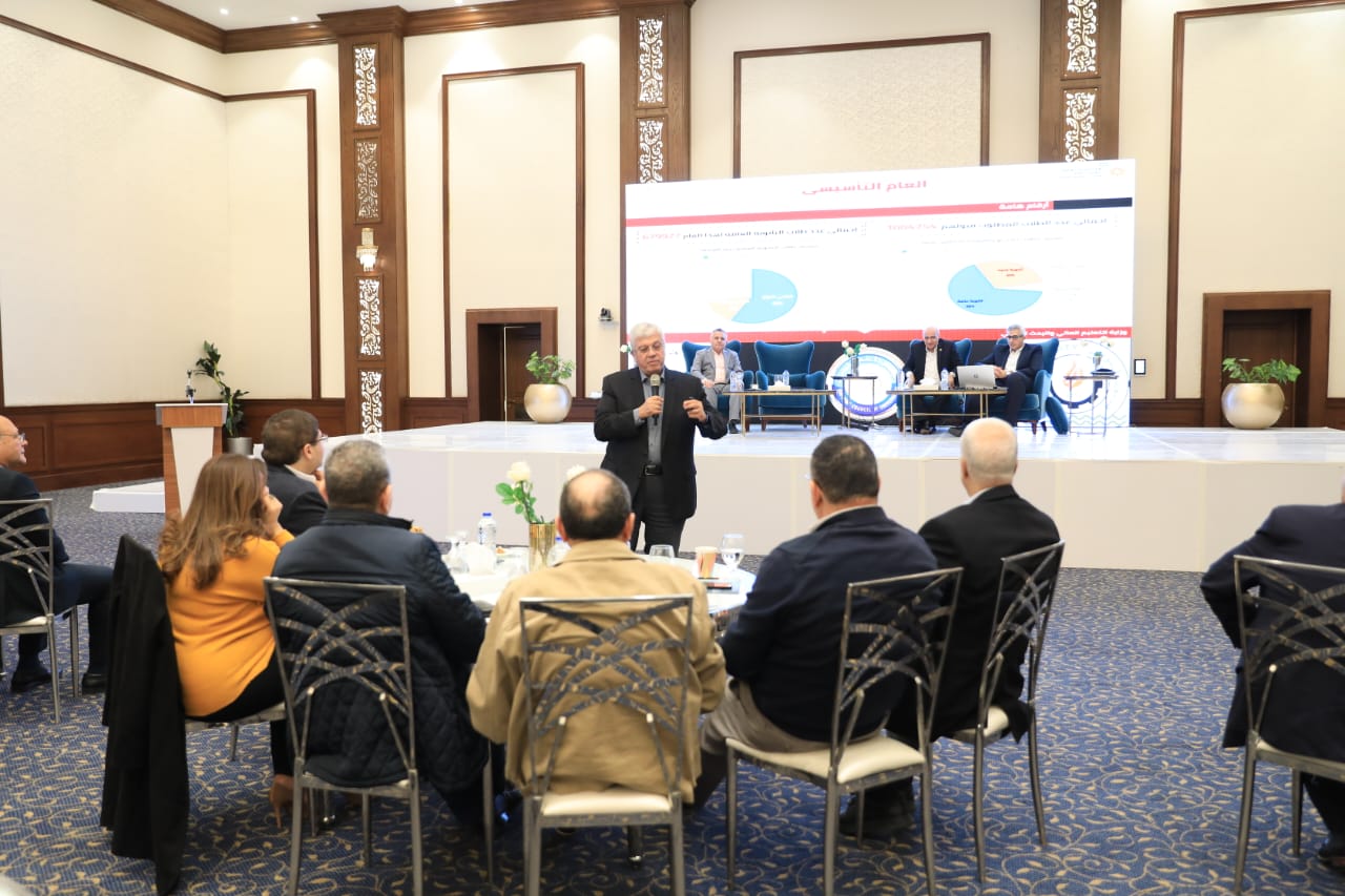 وزير التعليم العالي يقود نقاشات هامة حول تطبيق السنة التأسيسية