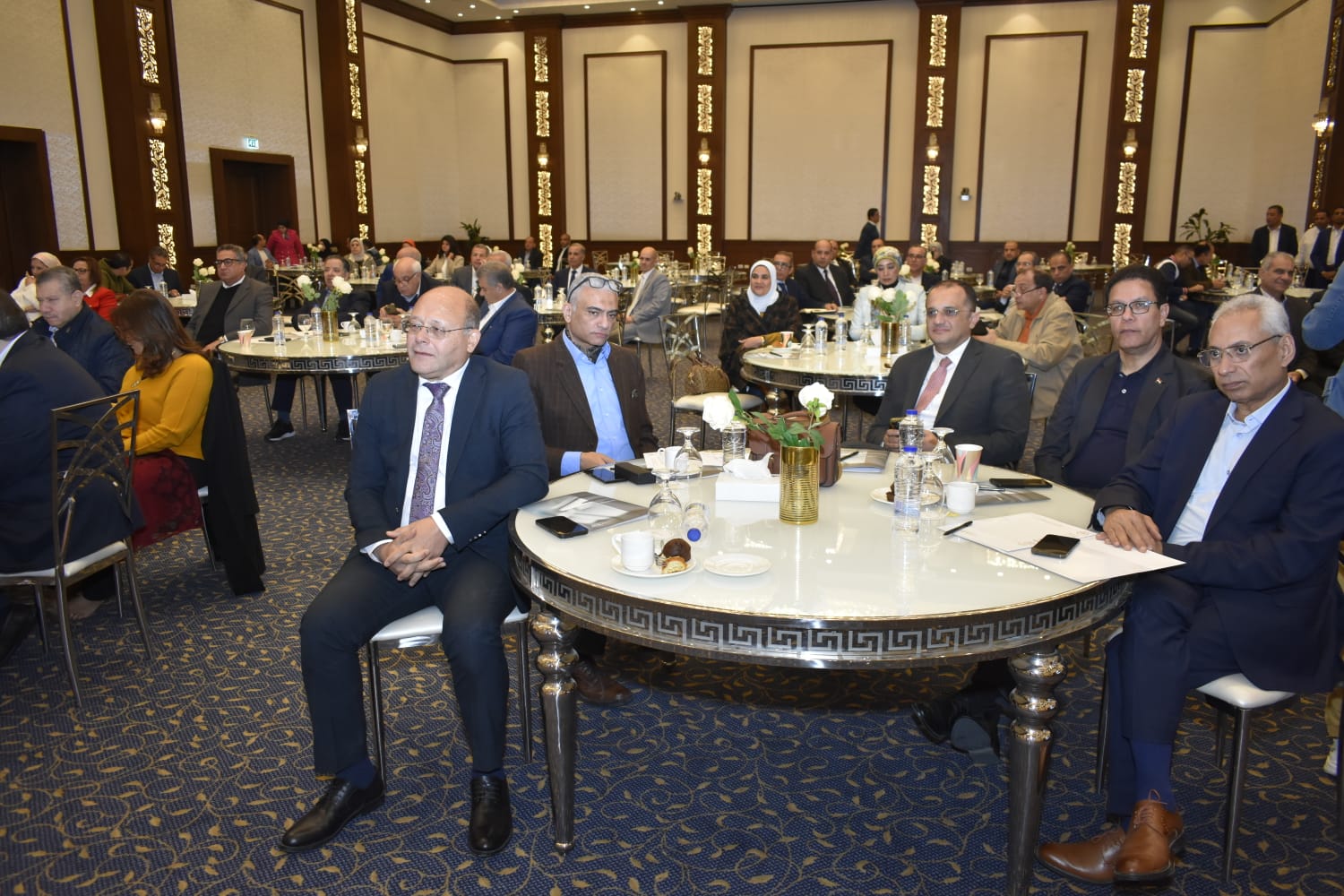 رئيس جامعة سوهاج يشارك في ورشة عمل حول تطبيق السنة التأسيسية في الجامعات الخاصة والأهلية