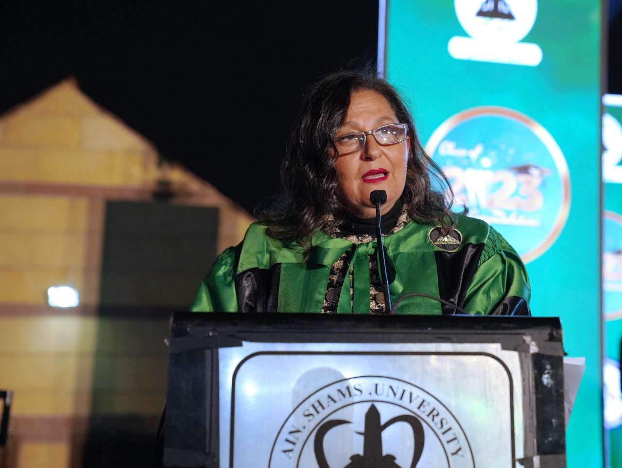 أسنان عين شمس تحتفل بتخريج الدفعة ٢٣ من بكالوريوس طب وجراحة الأسنان