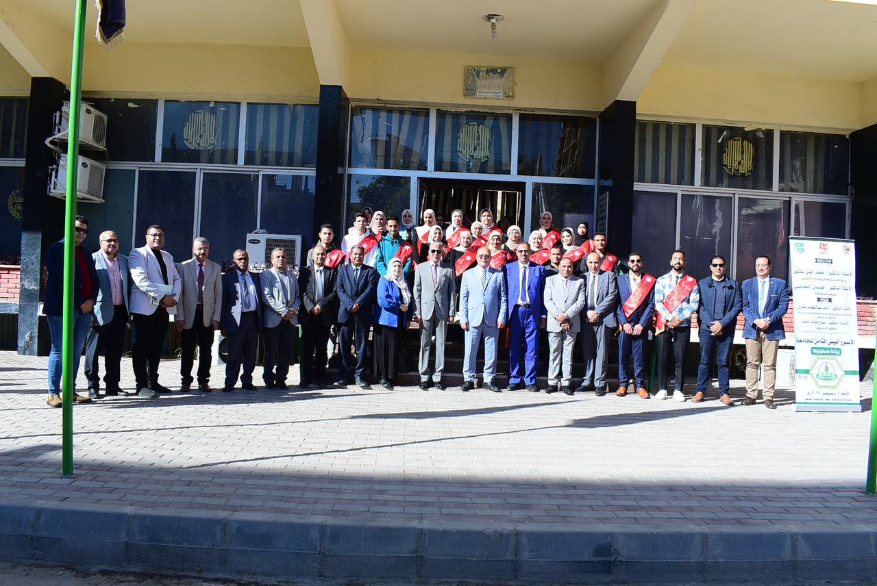 جامعة سوهاج تنطلق بفعاليات الأسبوع البيئي الثامن تحت شعار بيئتنا مسؤوليتنا