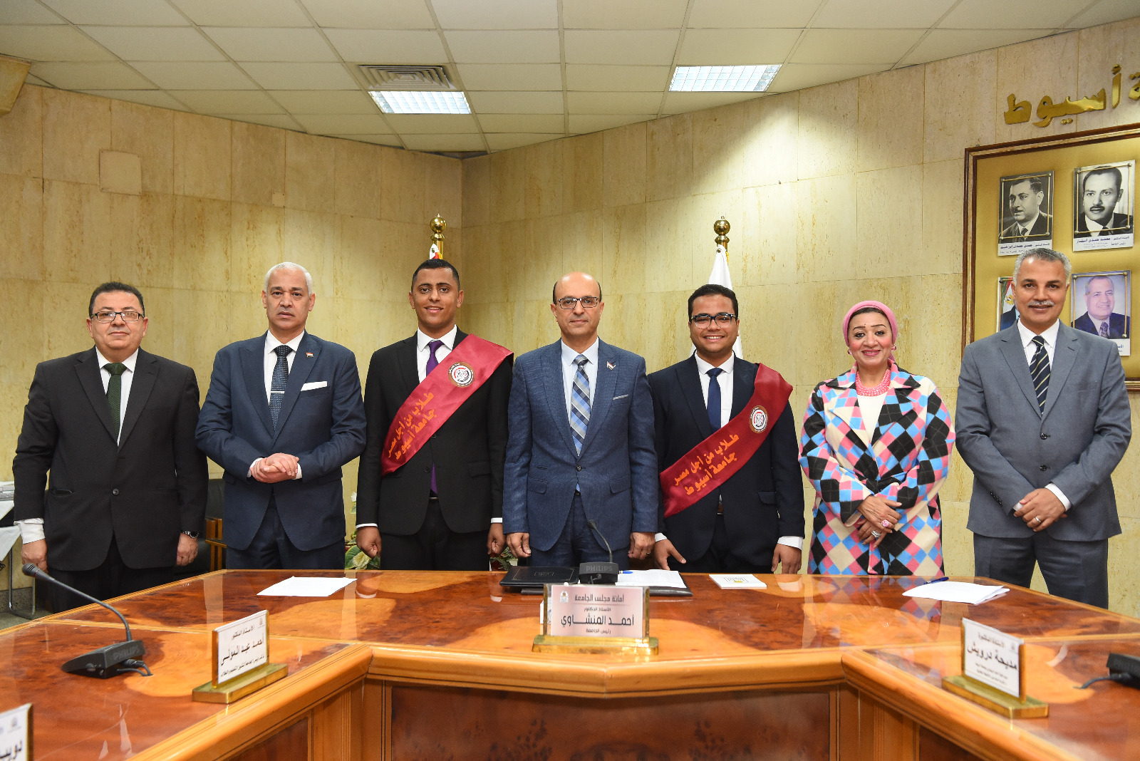 رئيس جامعة أسيوط يلتقي بمجلس اتحاد الطلاب الجديد