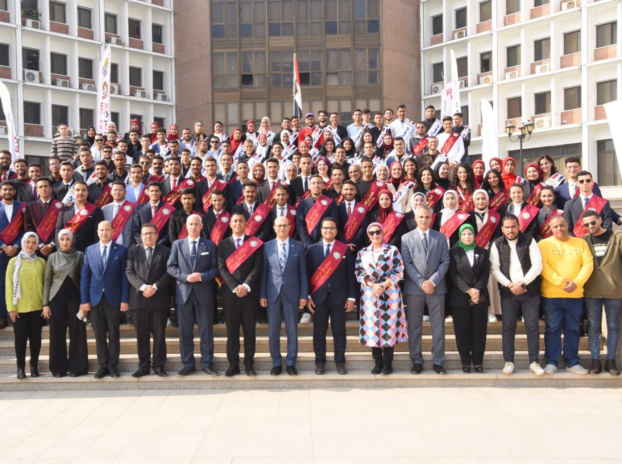 رئيس جامعة أسيوط يلتقي بمجلس اتحاد الطلاب الجديد