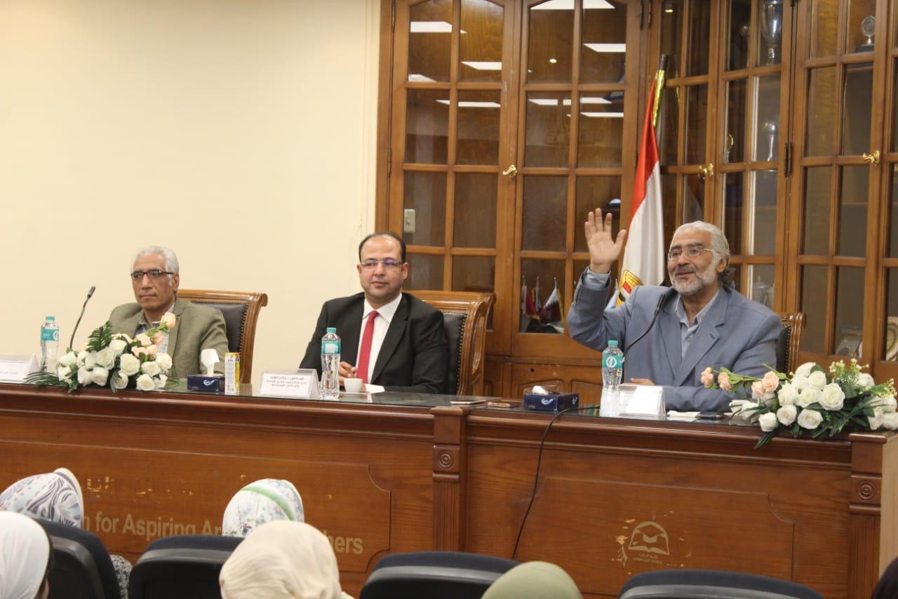 الأخوان العادلي في ضيافة مركز بحوث الشرق الأوسط وكلية الآداب