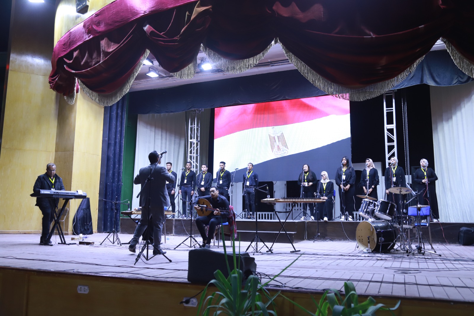 كورال جامعة سوهاج يتألق في الملتقى الفني للجامعات العربية