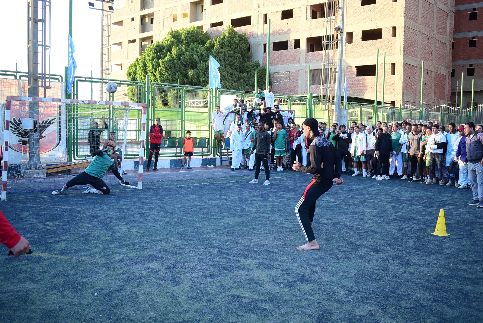 تألق كلية التربية الرياضية في خماسي كرة القدم والطائرة في جامعة سوهاج