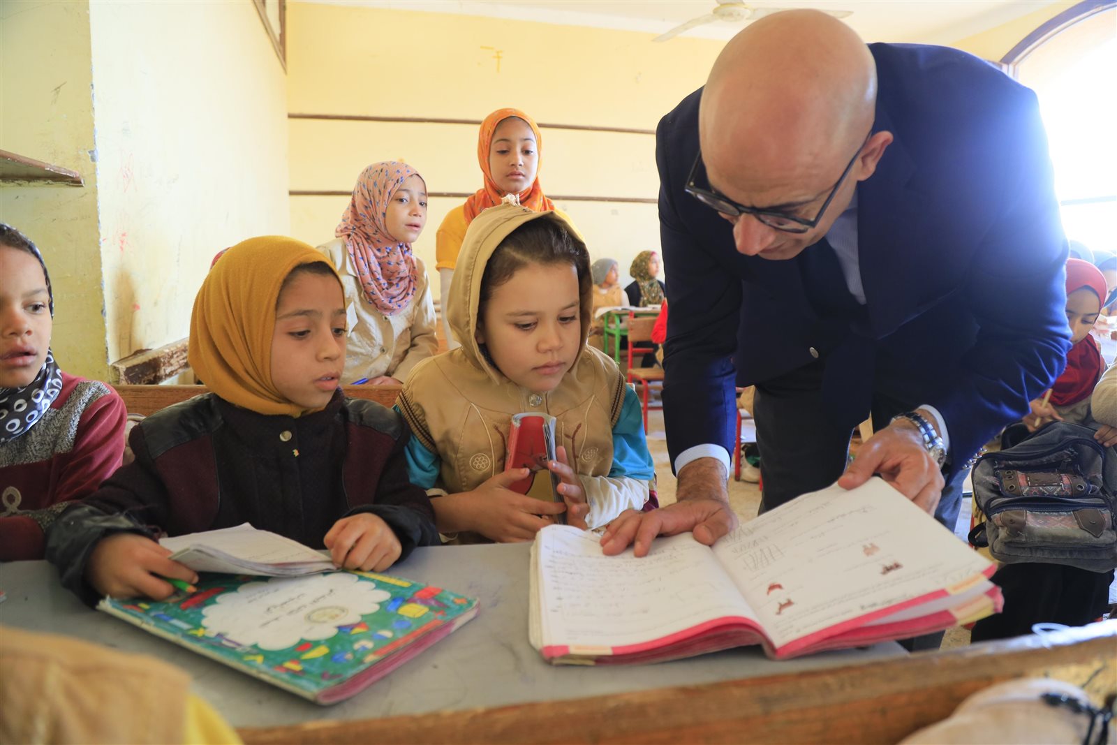 وزير التربية والتعليم ومحافظ المنيا يجريان جولة تفقدية لعدد من المدارس 