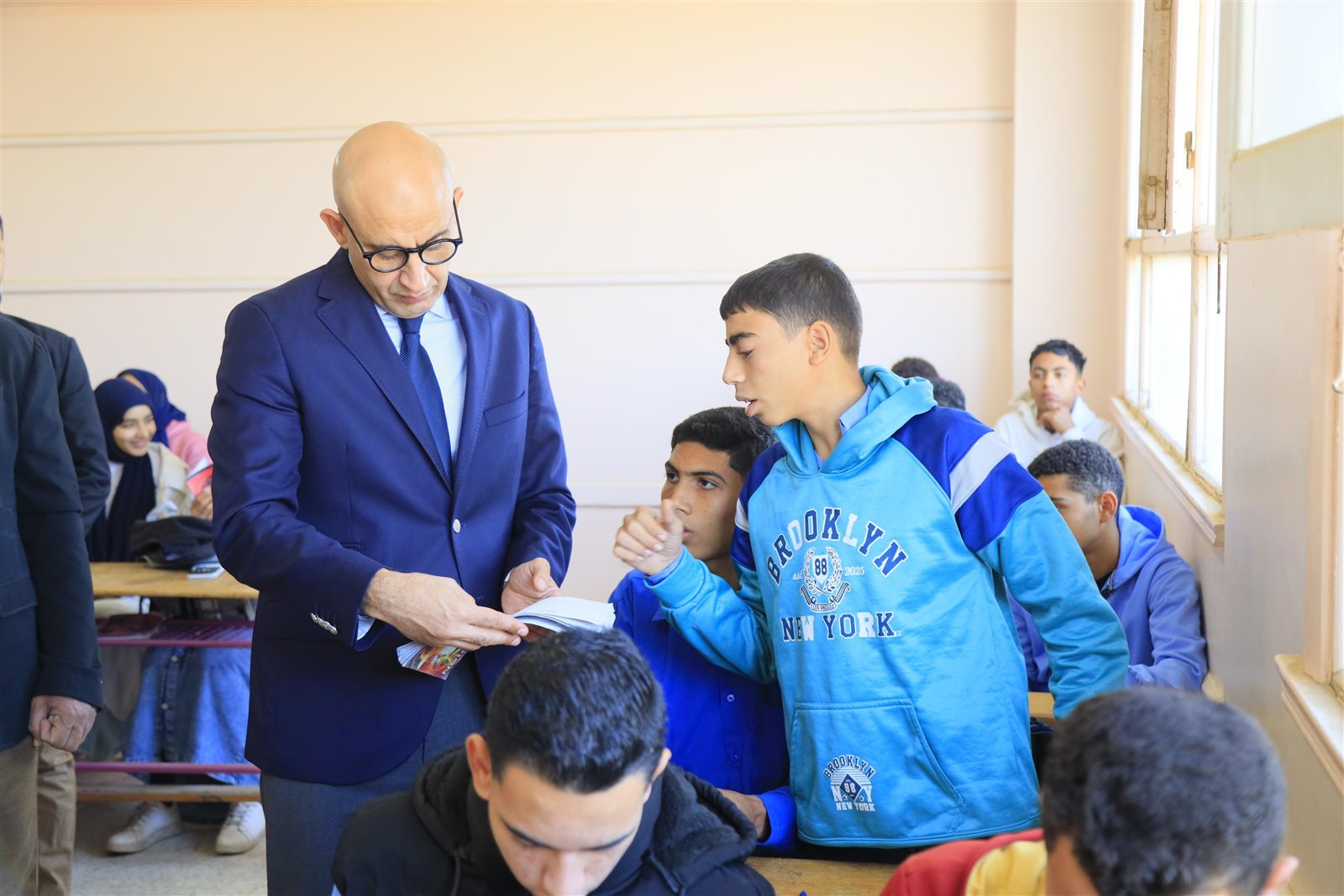 وزير التربية والتعليم ومحافظ المنيا يجريان جولة تفقدية لعدد من المدارس 