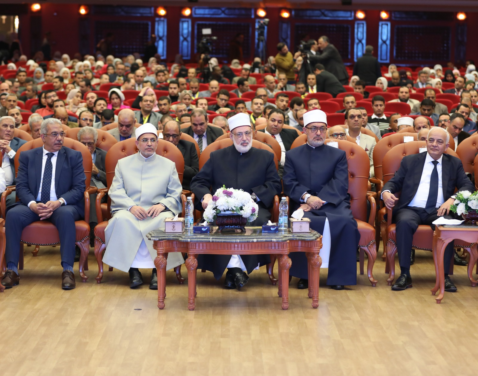 رضا حجازي يستعرض مخاطر وتحديات الذكاء الاصطناعي بجامعة الأزهر