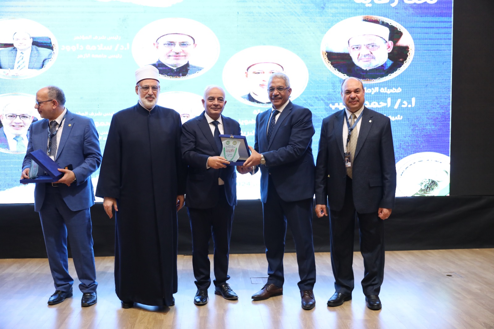 رضا حجازي يستعرض مخاطر وتحديات الذكاء الاصطناعي بجامعة الأزهر