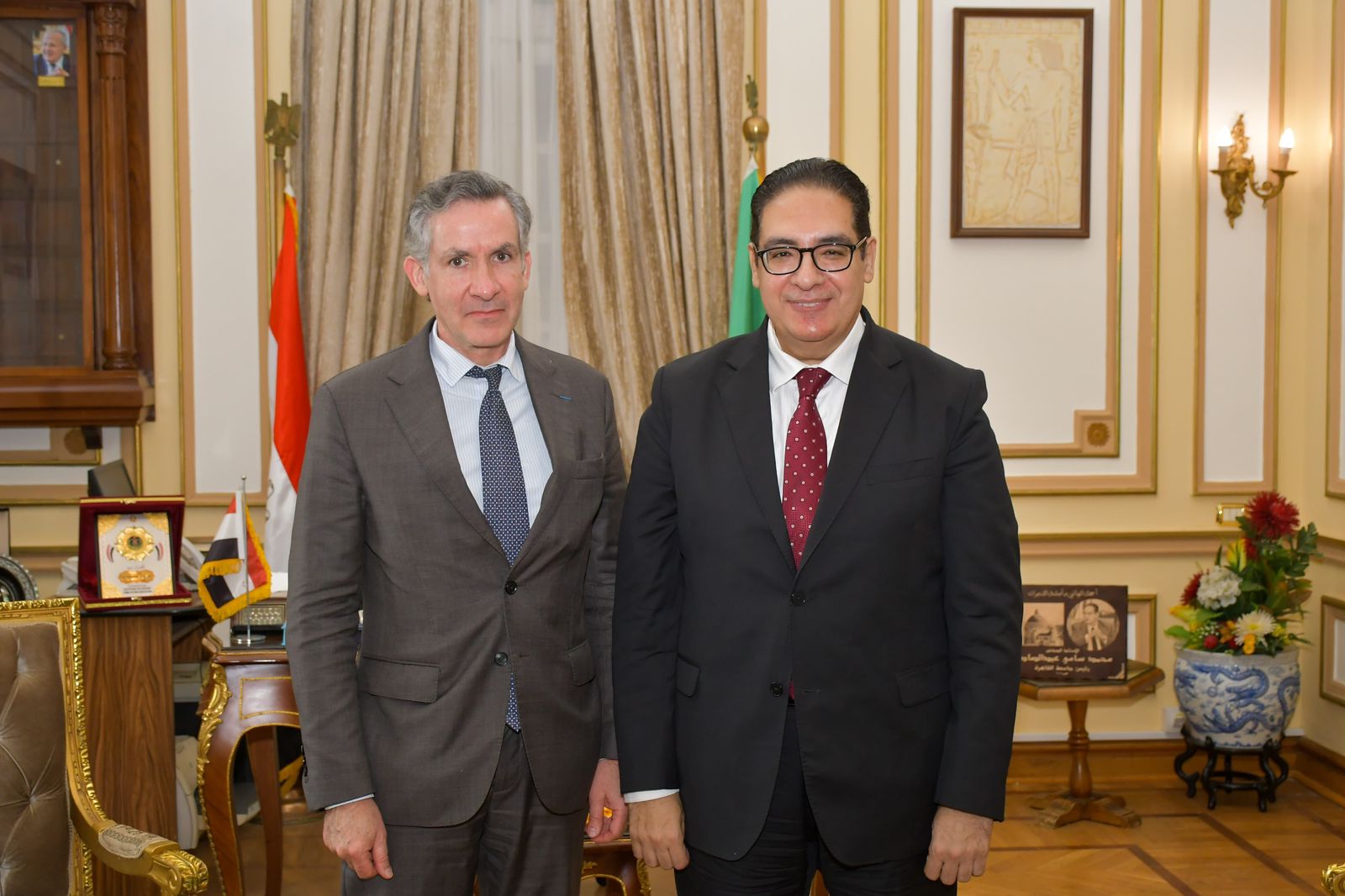 جامعة القاهرة والوكالة الفرانكفونية تبحثان آفاق جديدة للتعاون في التعليم والبحث العلمي