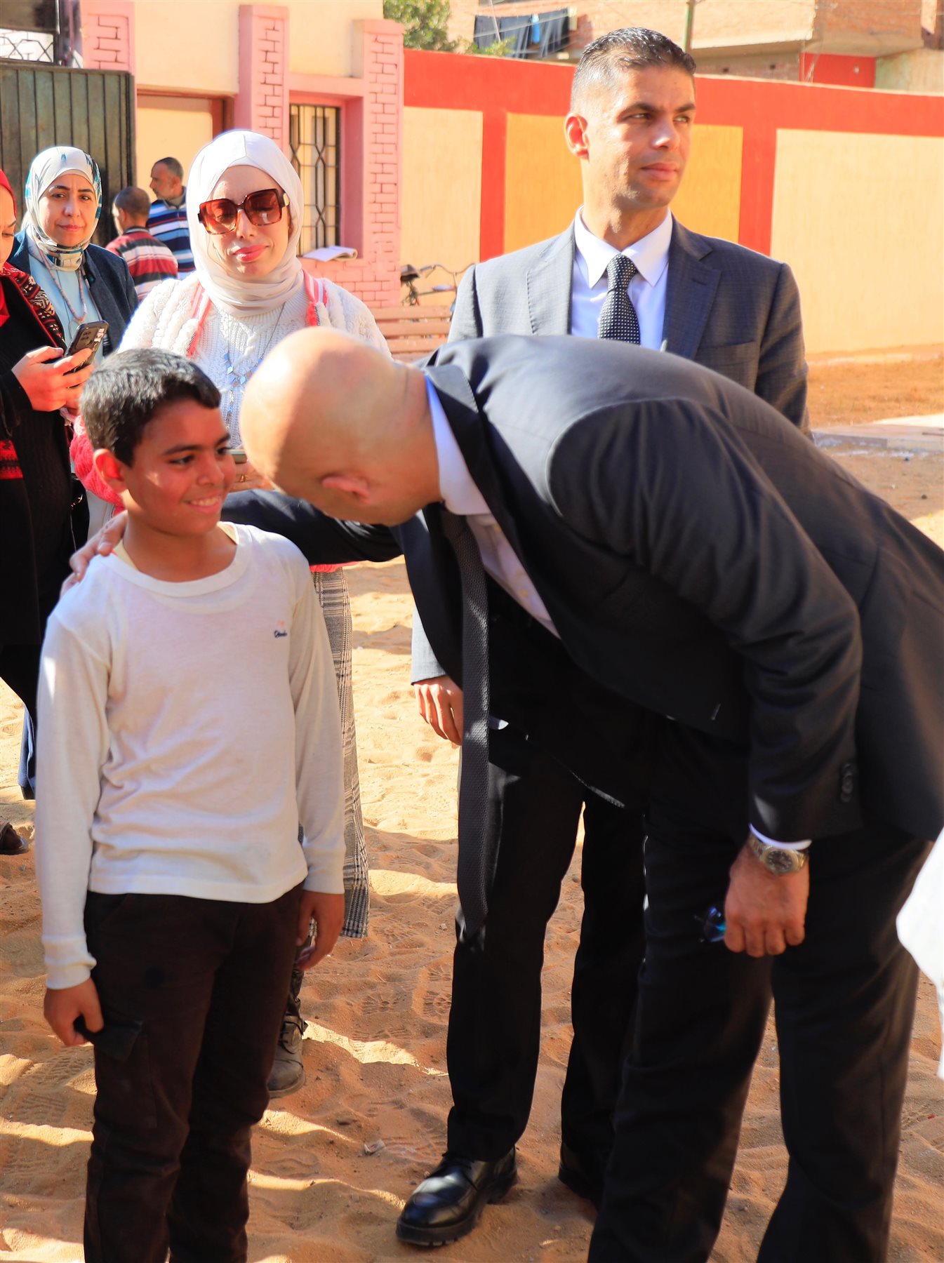 وزير التربية والتعليم يتفقد مدارس الغربية ويشيد بانضباط الدراسة