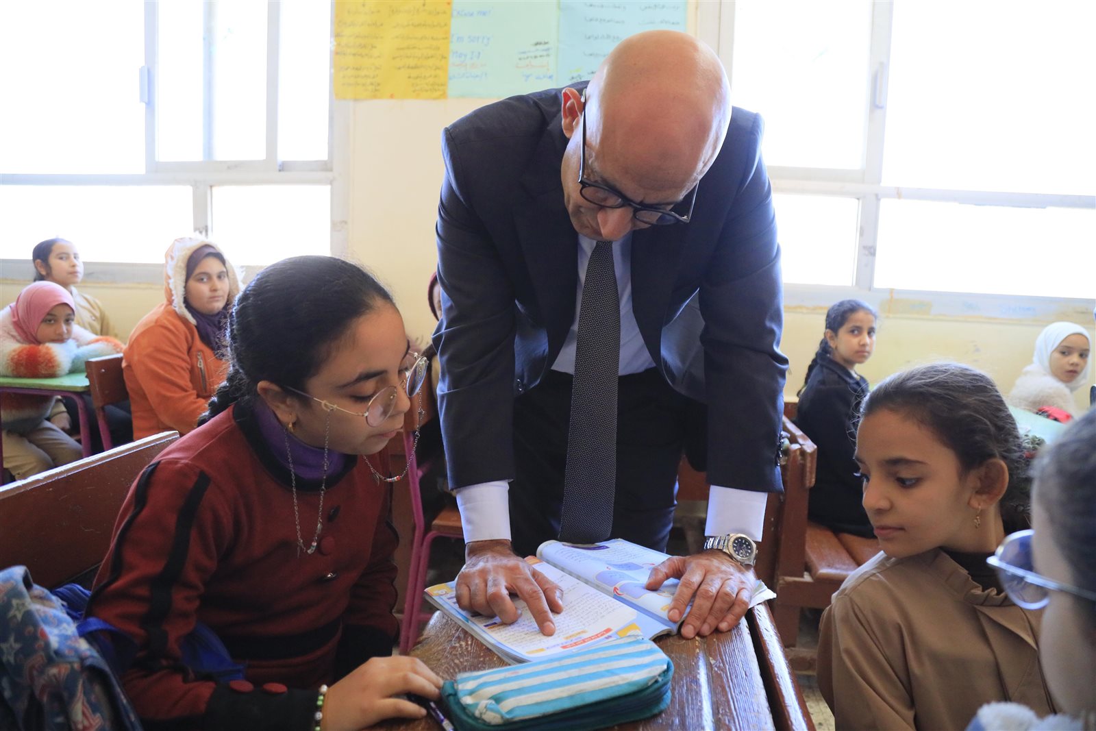 وزير التربية والتعليم يتفقد مدارس الغربية ويشيد بانضباط الدراسة