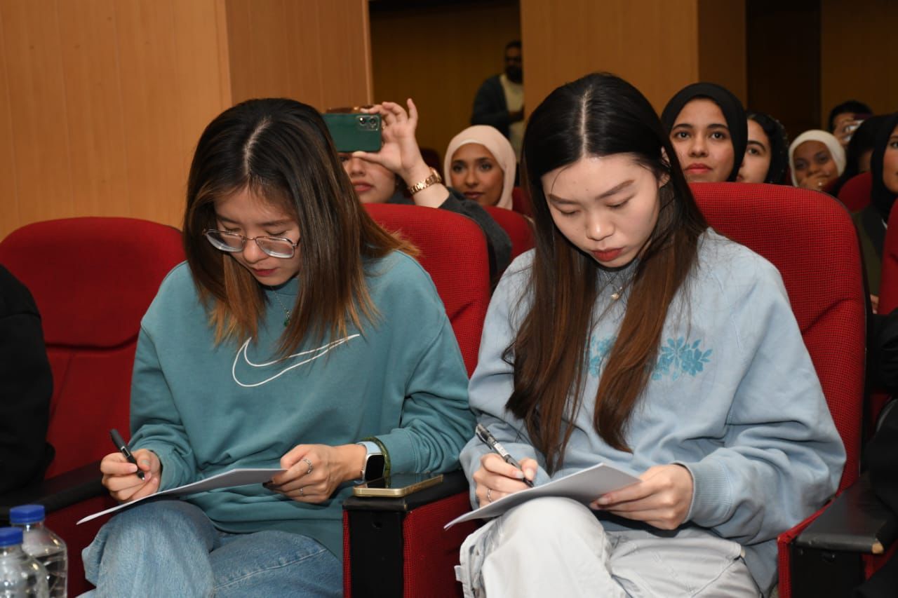 فوز طلاب جامعة عين شمس بالمركز الأول المتميز في مسابقة معهد كونفوشيوس