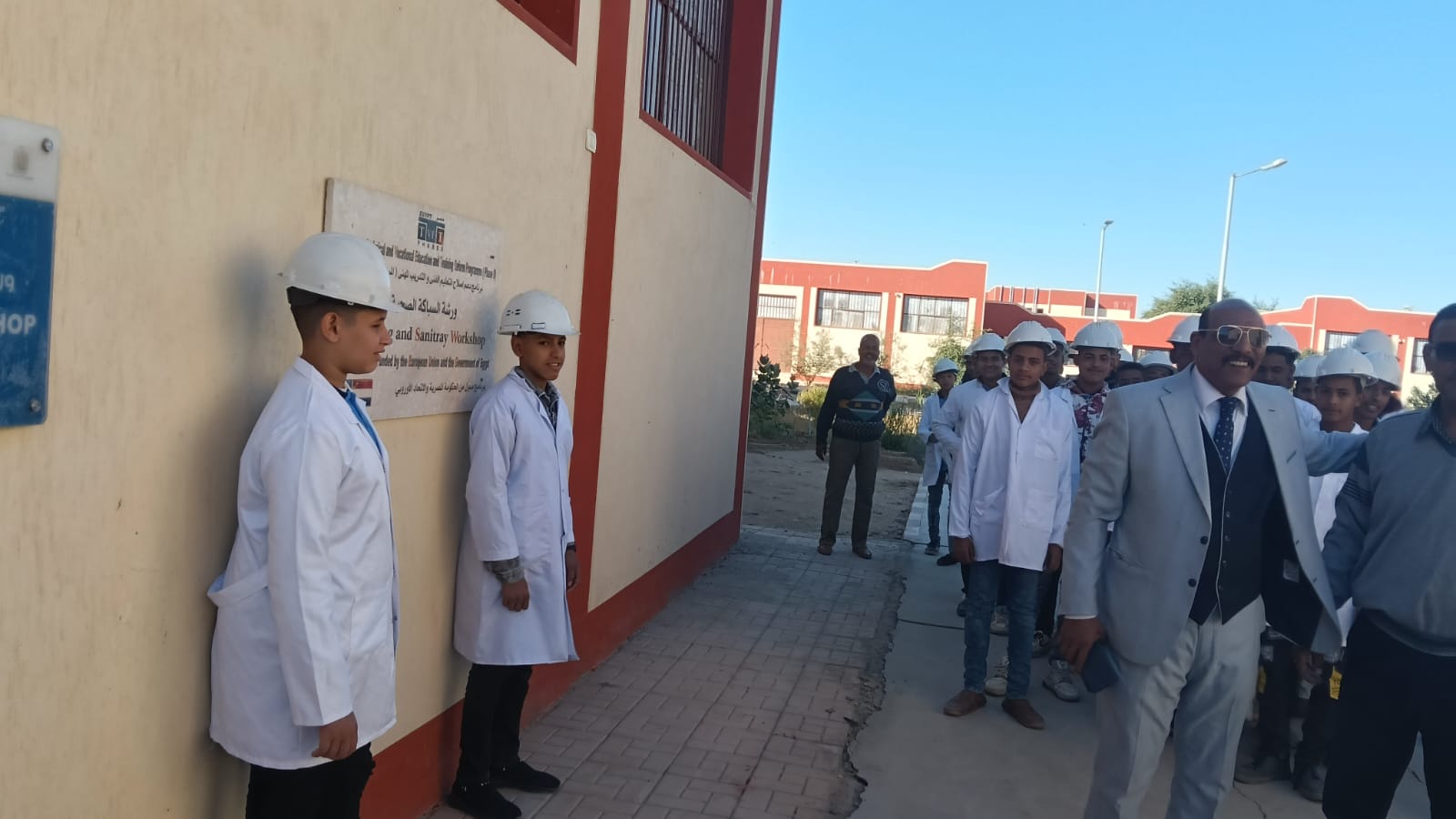 تعاون بين وزارتي العمل والتربية والتعليم بشأن التدريب المهني لطلاب المدارس الصناعية