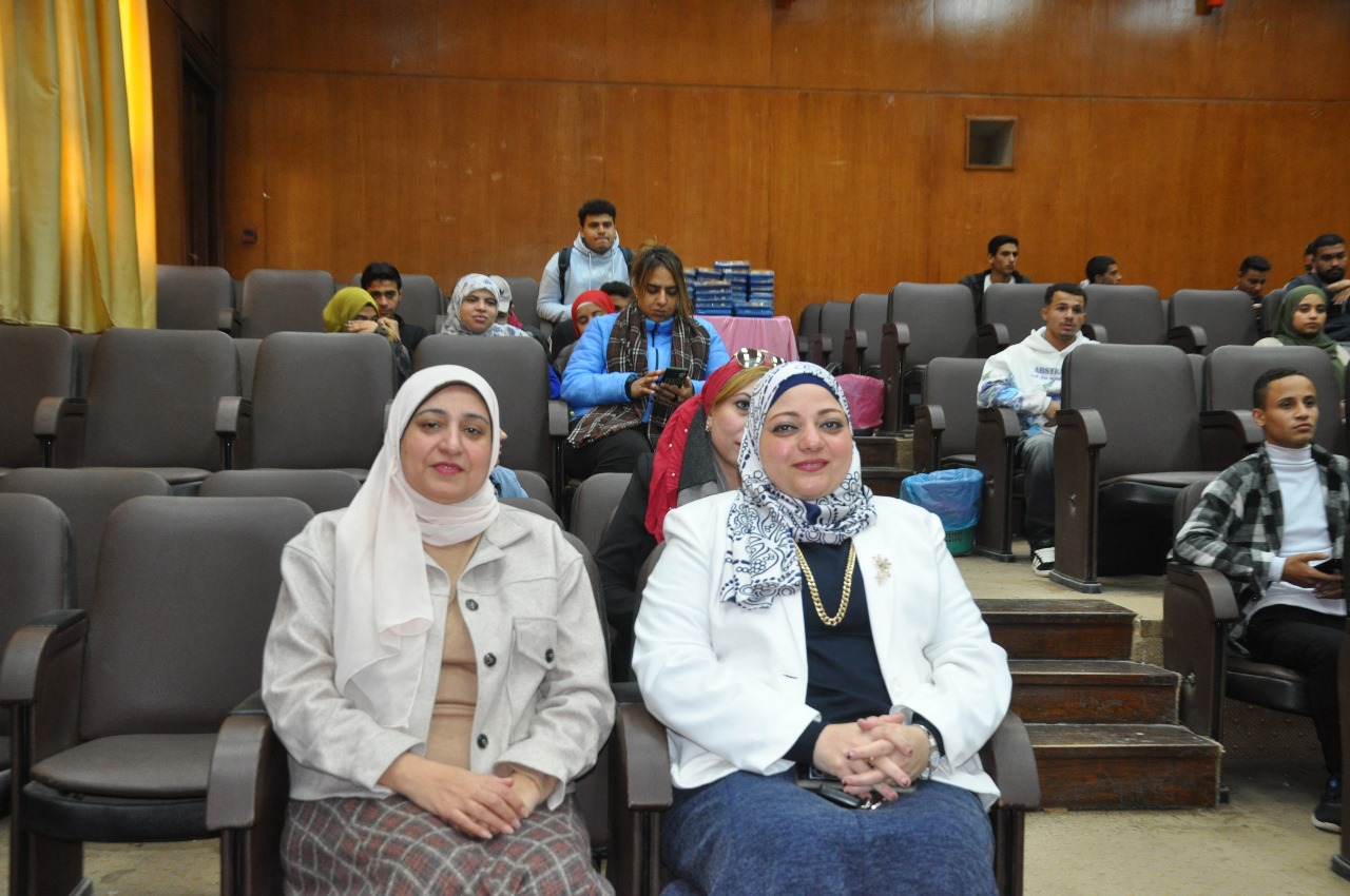 جامعة حلوان تتصدى للعنف ضد المرأة في لقاء توعوي