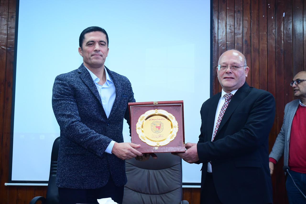 جامعة سوهاج تختتم برنامج نجوم مصرية ستارز بالتعاون مع مكتبة الإسكندرية وحياة كريمة