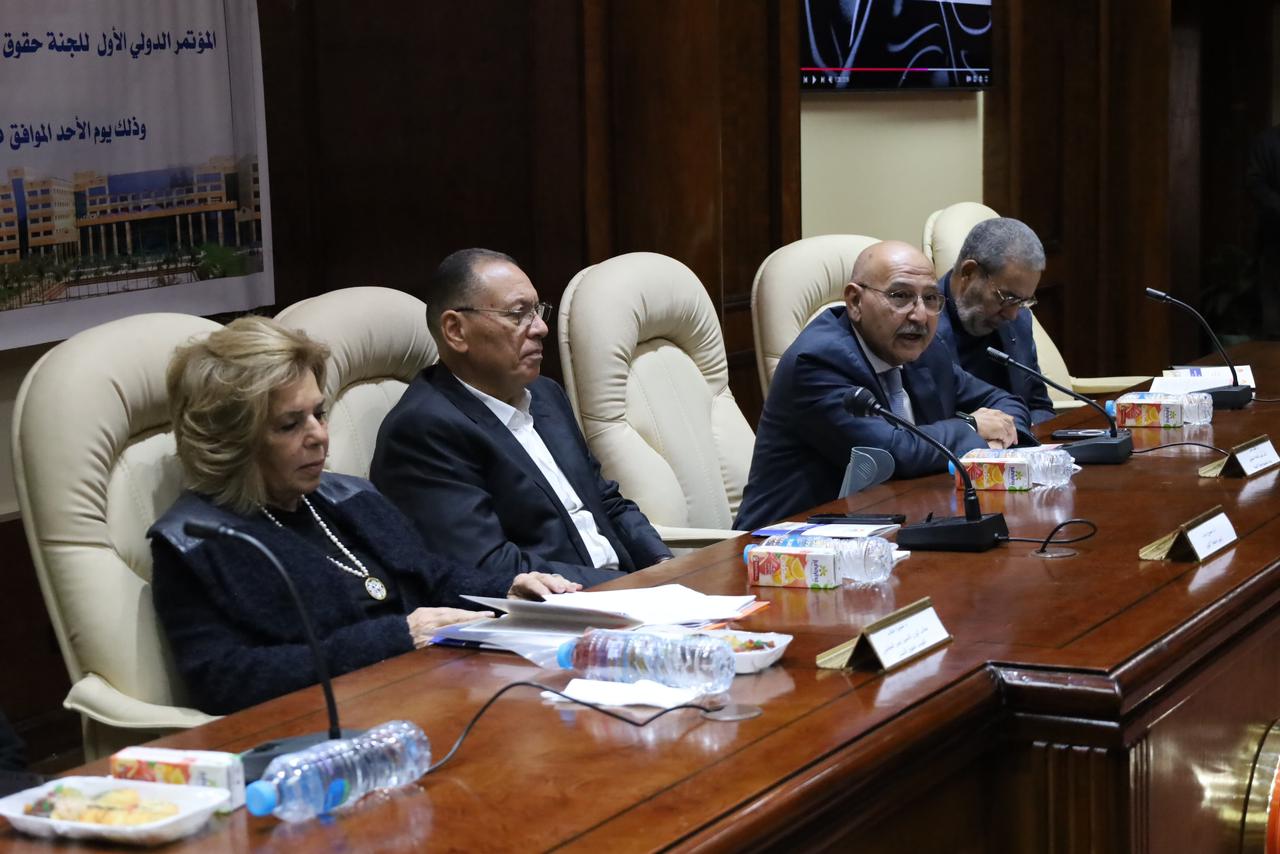 جامعة 6 أكتوبر تطلق مؤتمر حقوق الإنسان وتُكرّم السفيرة مشيرة خطاب ومدحت العدل