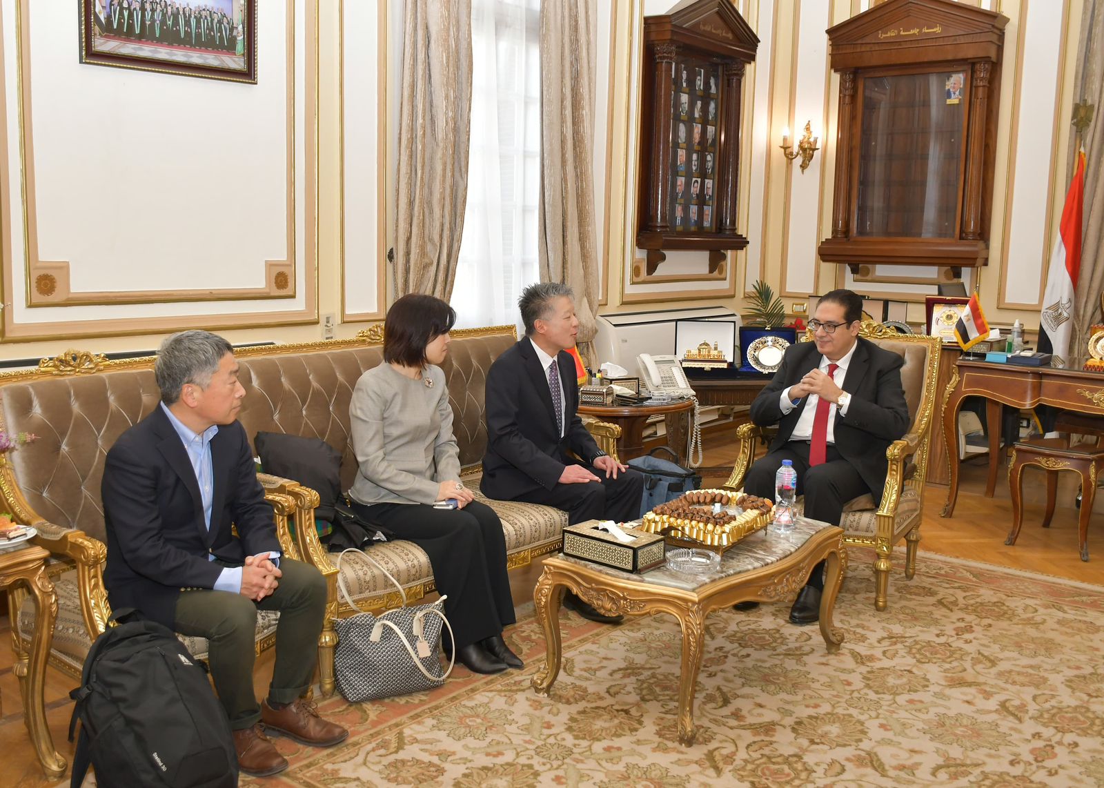 جامعة القاهرة تعزز شراكتها مع جامعة طوكيو متروبوليتان في الذكاء الاصطناعي والتبادل الطلابي