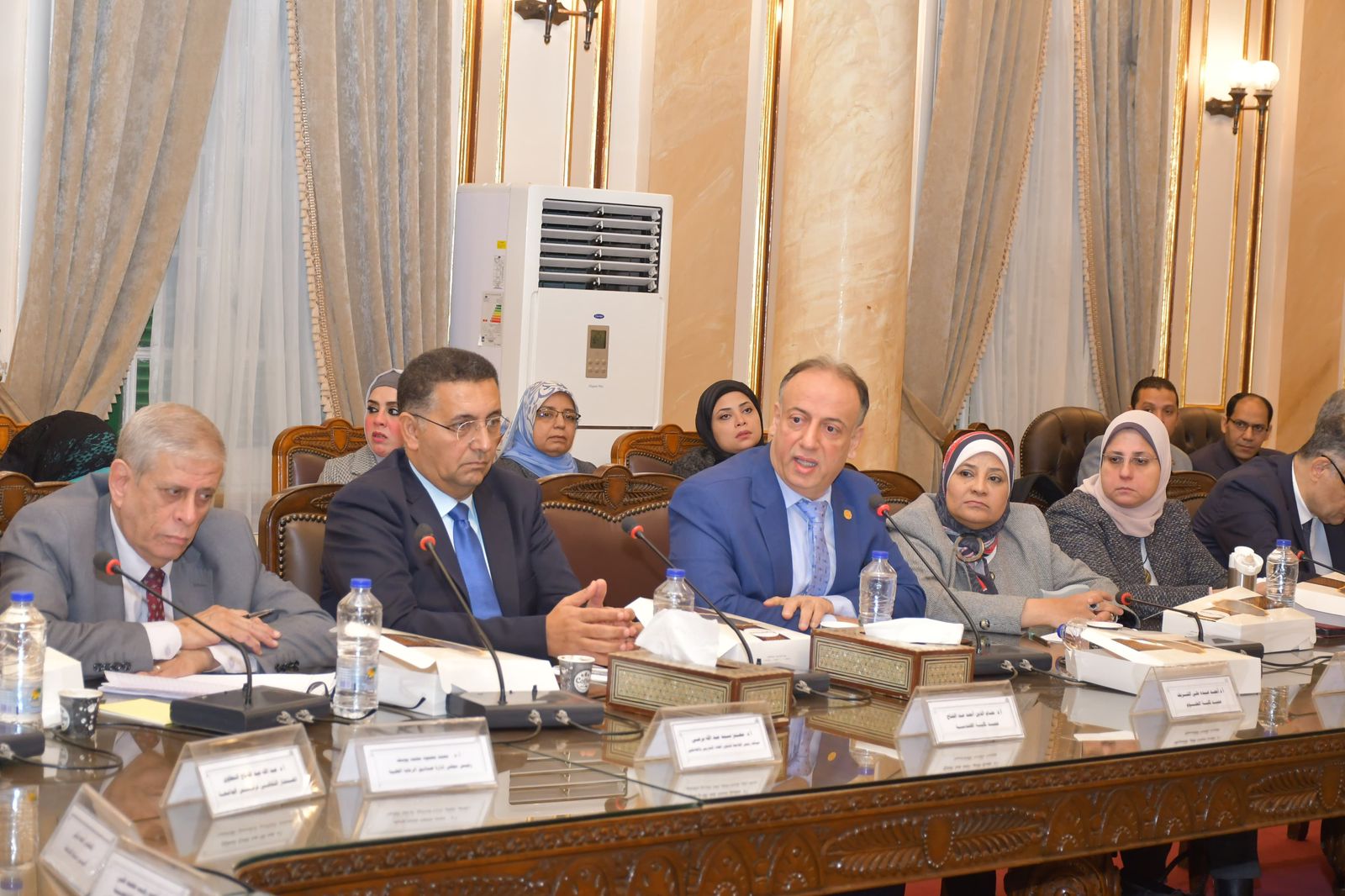 رئيس جامعة القاهرة بعلن قرارات هامة واستراتيجيات مستقبلية في اجتماع المجلس الشهري