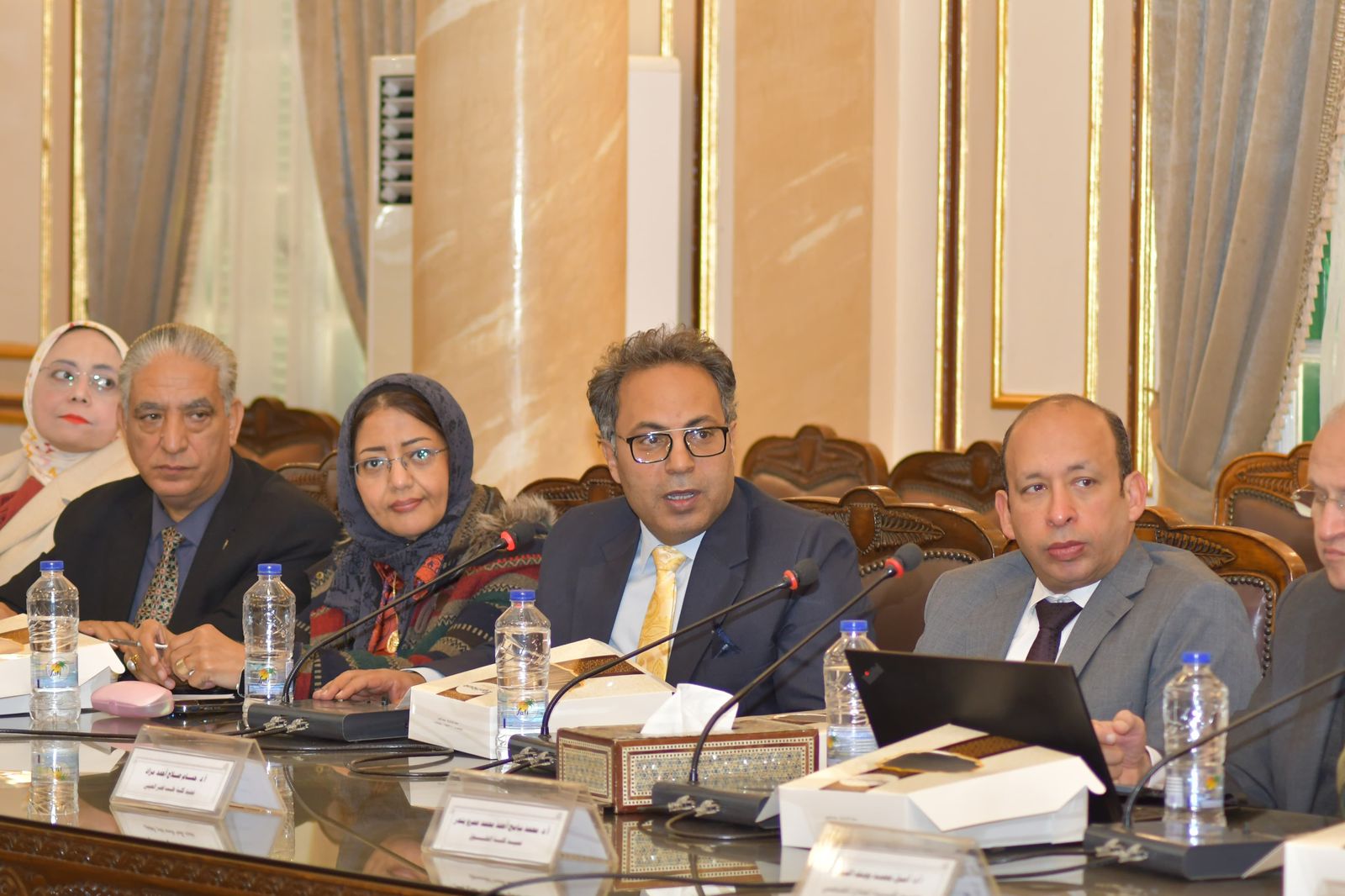 رئيس جامعة القاهرة بعلن قرارات هامة واستراتيجيات مستقبلية في اجتماع المجلس الشهري