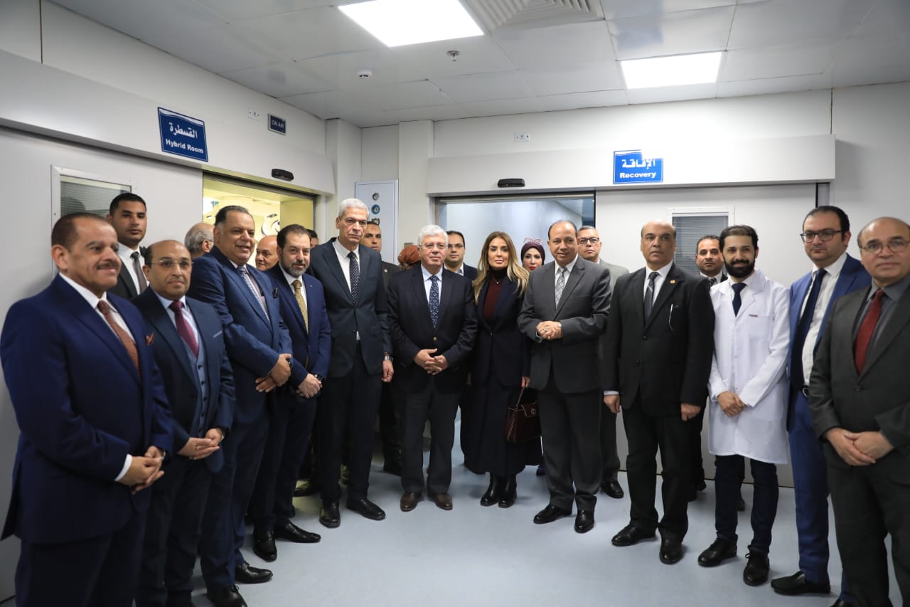 وزير التعليم العالي ورئيس جامعة المنصورة يفتتحان مركز زراعة الكبد بجامعة المنصورة