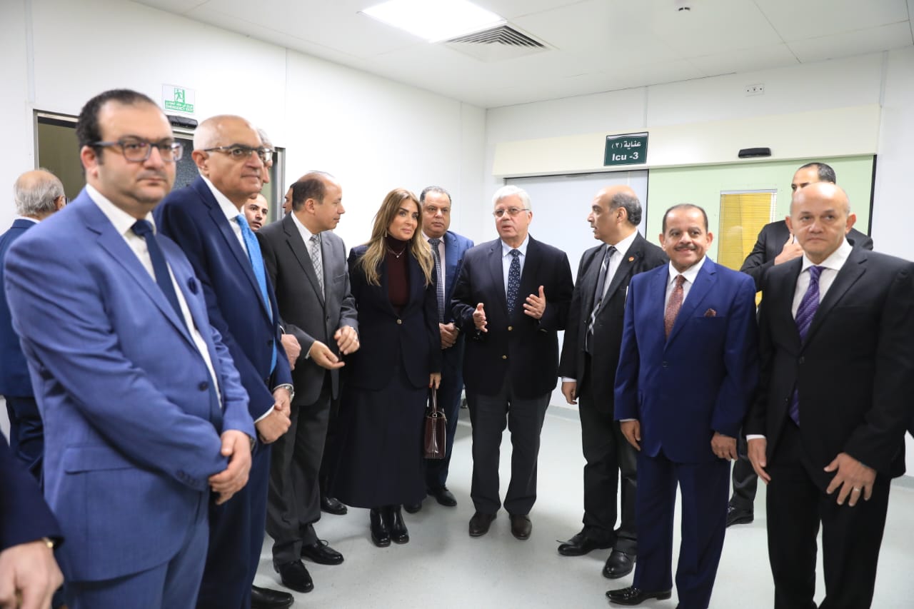 وزير التعليم العالي ورئيس جامعة المنصورة يفتتحان مركز زراعة الكبد بجامعة المنصورة