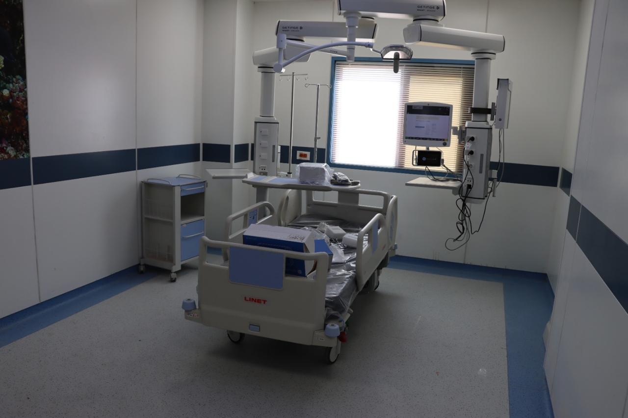 وزير التعليم العالي ورئيس جامعة المنصورة يفتتحان مركز زراعة الكبد بجامعة المنصورة