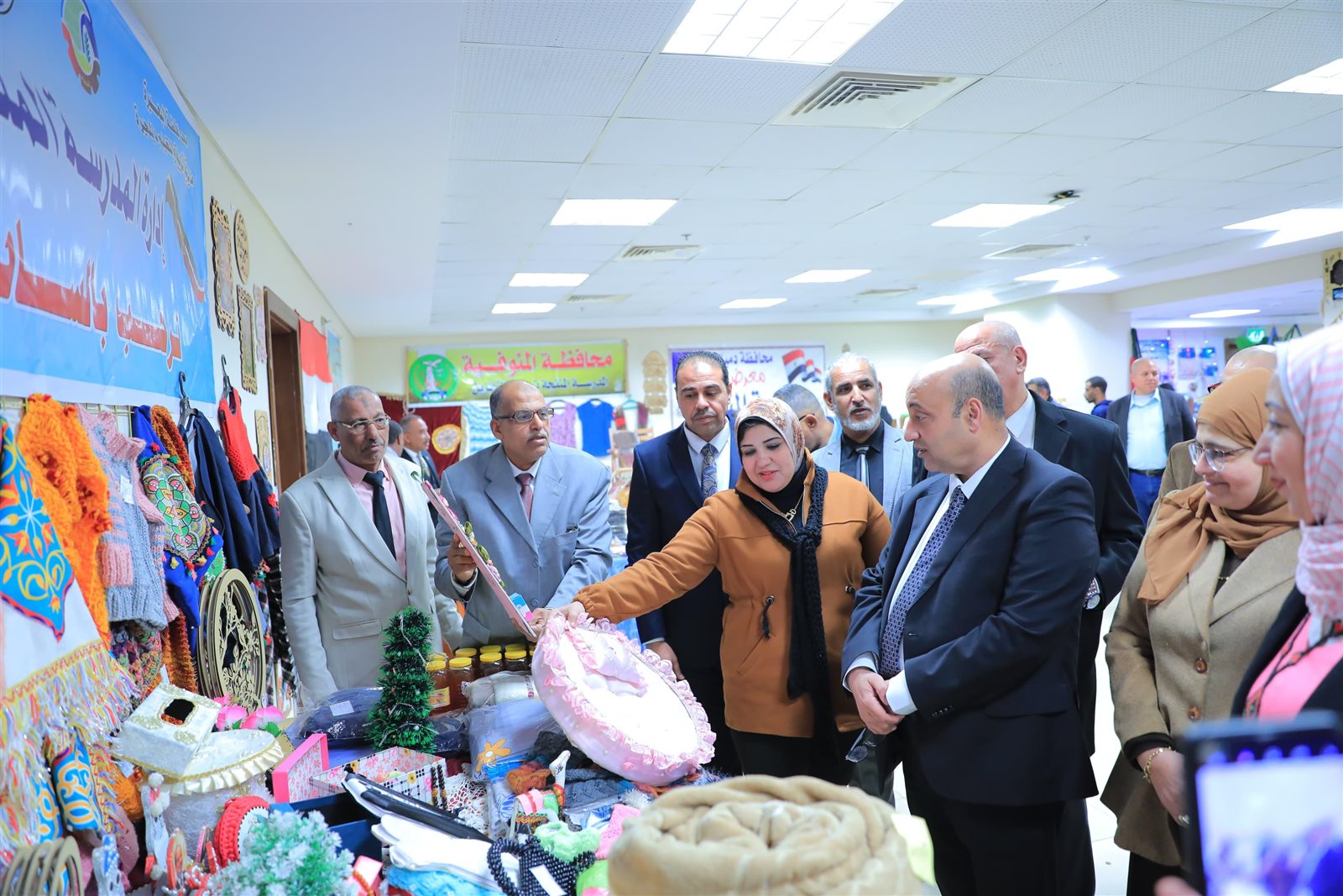 افتتاح معرض منتجات طلاب المدارس