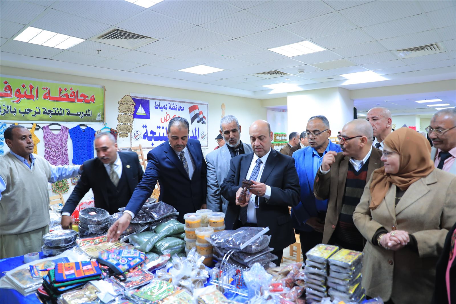 افتتاح معرض منتجات طلاب المدارس