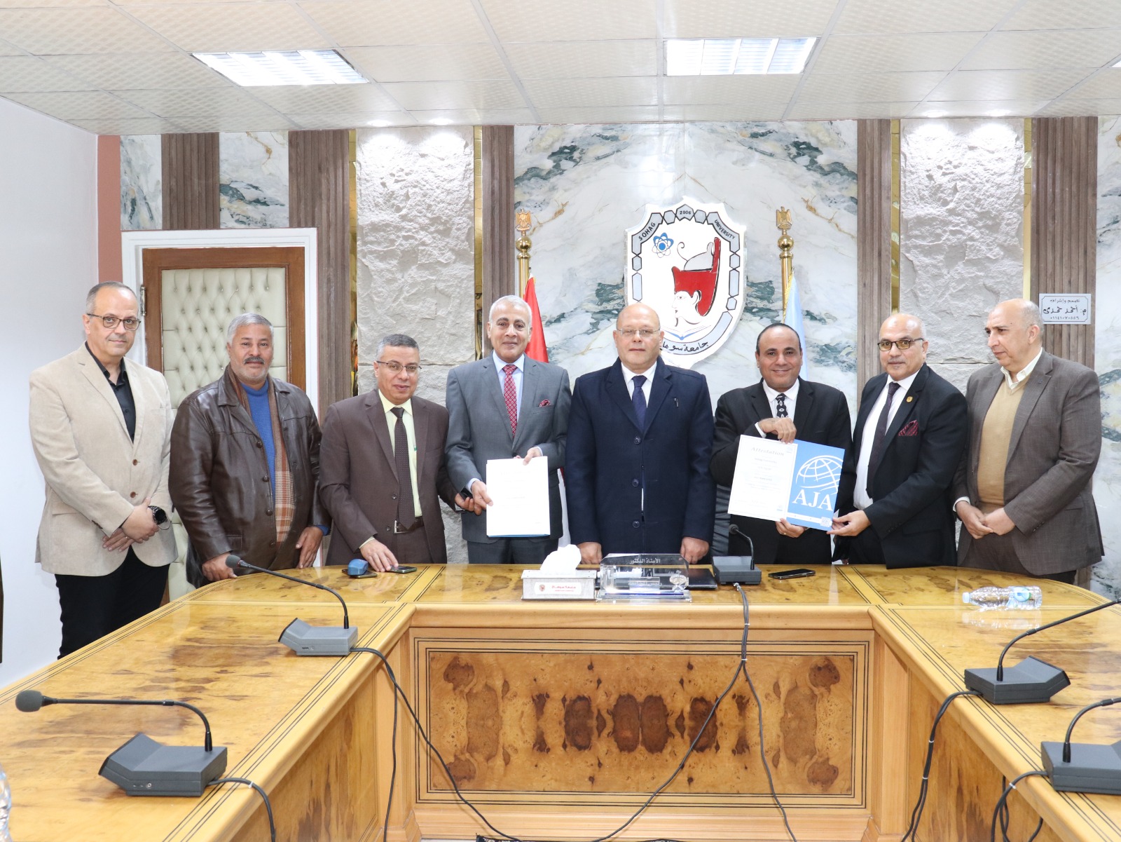 تجديد منح شهادات الأيزو للكليات والإدارات في جامعة سوهاج لعام 2024