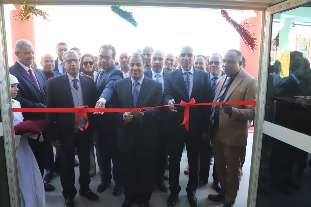 رئيس جامعة جنوب الوادي يفتتح عددا من المشروعات التطويرية بمقر الجامعة 