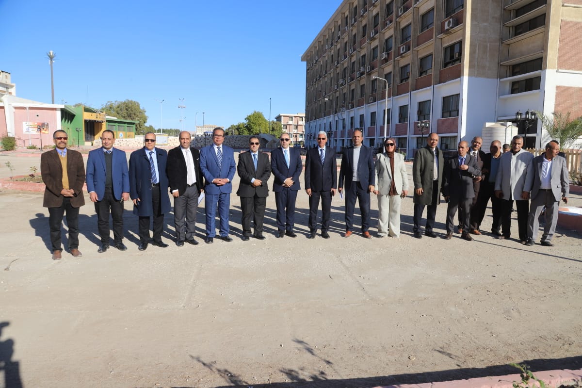 رئيس جامعة جنوب الوادي يفتتح عددا من المشروعات التطويرية بمقر الجامعة 