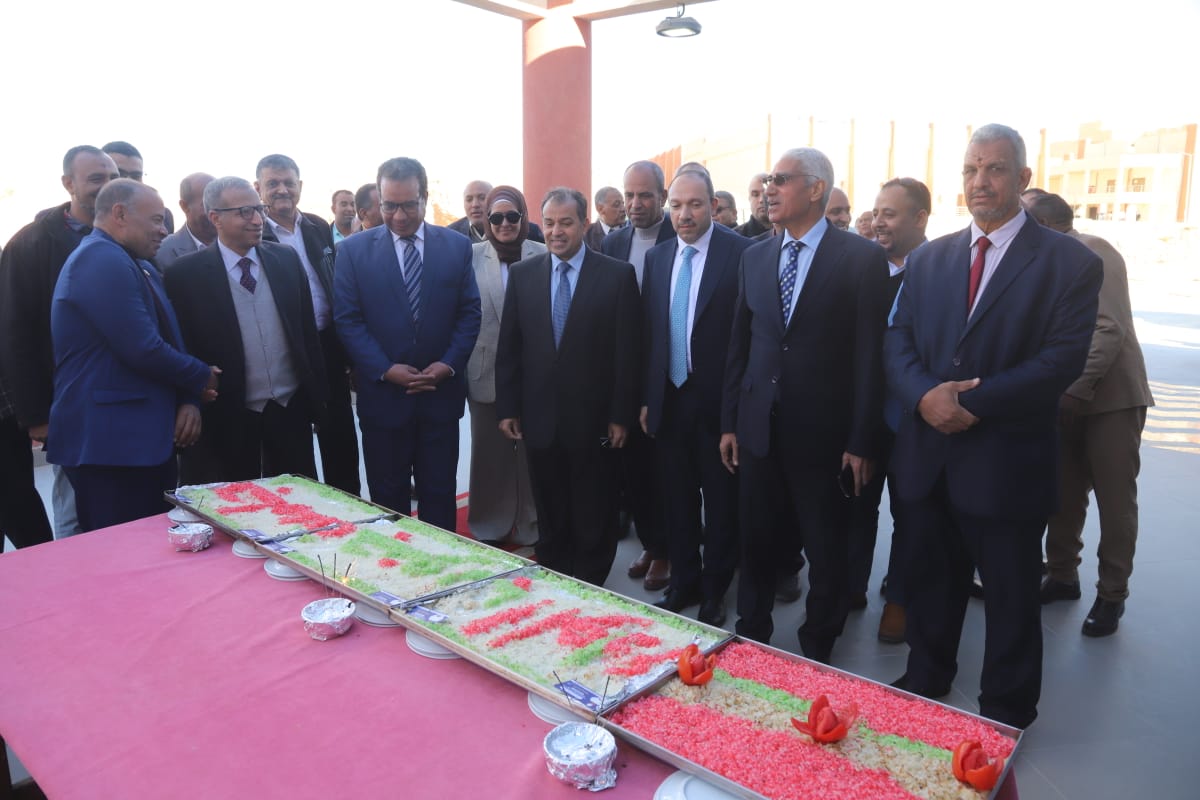 رئيس جامعة جنوب الوادي يفتتح عددا من المشروعات التطويرية بمقر الجامعة 