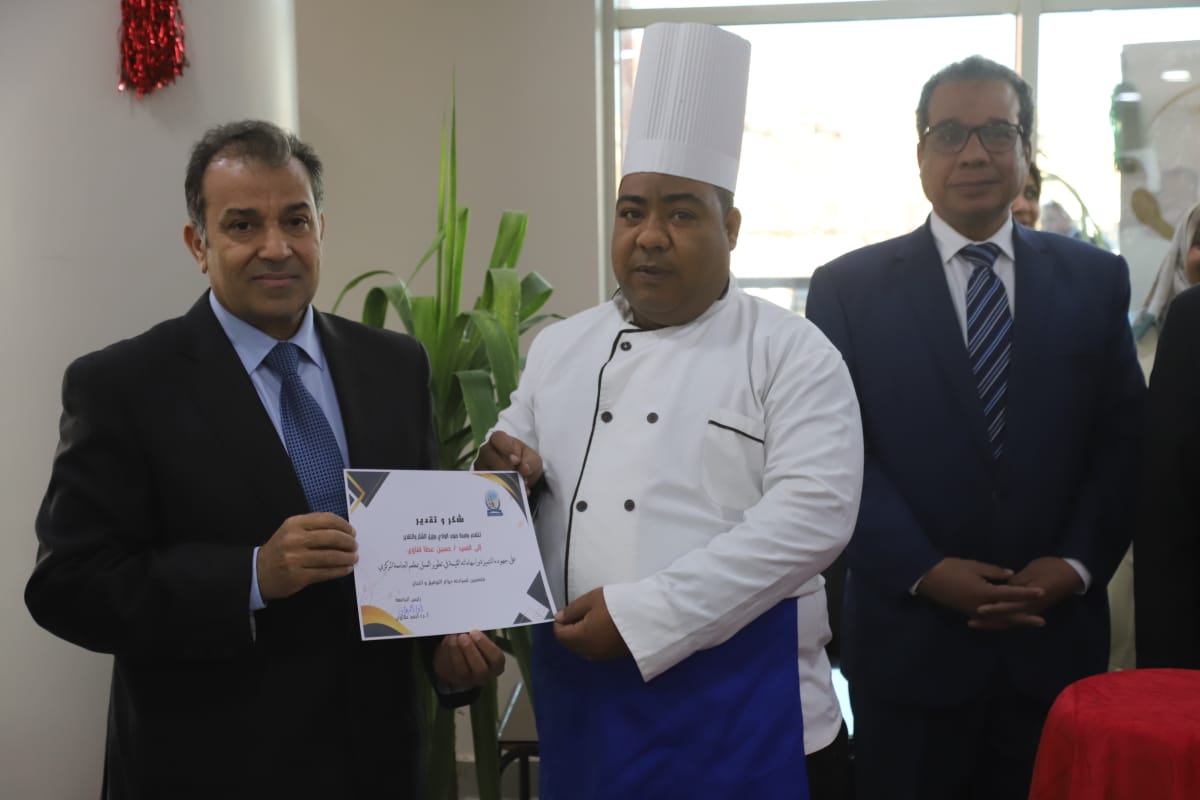 رئيس جامعة جنوب الوادي يفتتح عددا من المشروعات التطويرية بمقر الجامعة 