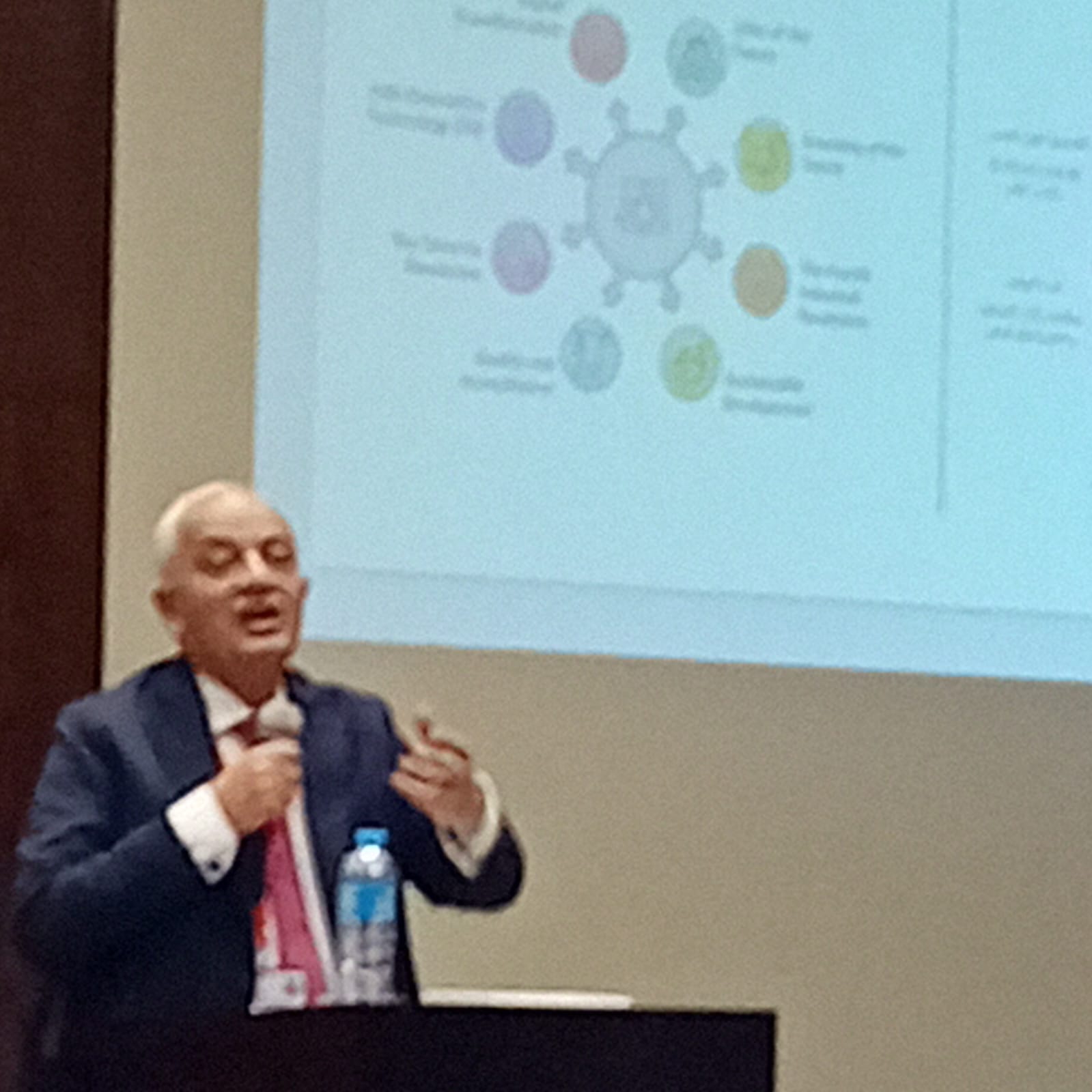 رئيس جامعة الريادة يكشف رؤيته لمستقبل التعليم في عصر الذكاء الاصطناعي