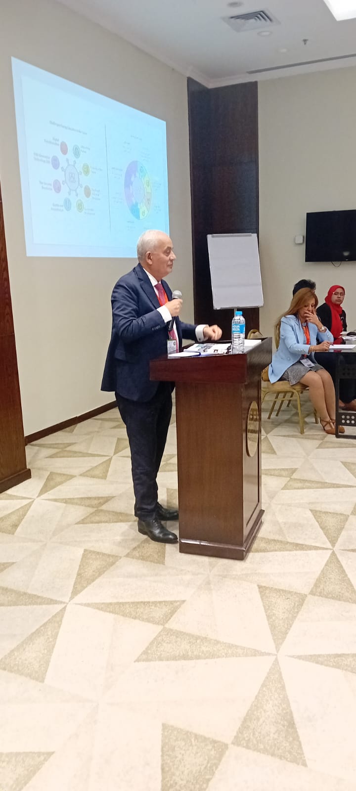 رئيس جامعة الريادة يكشف رؤيته لمستقبل التعليم في عصر الذكاء الاصطناعي