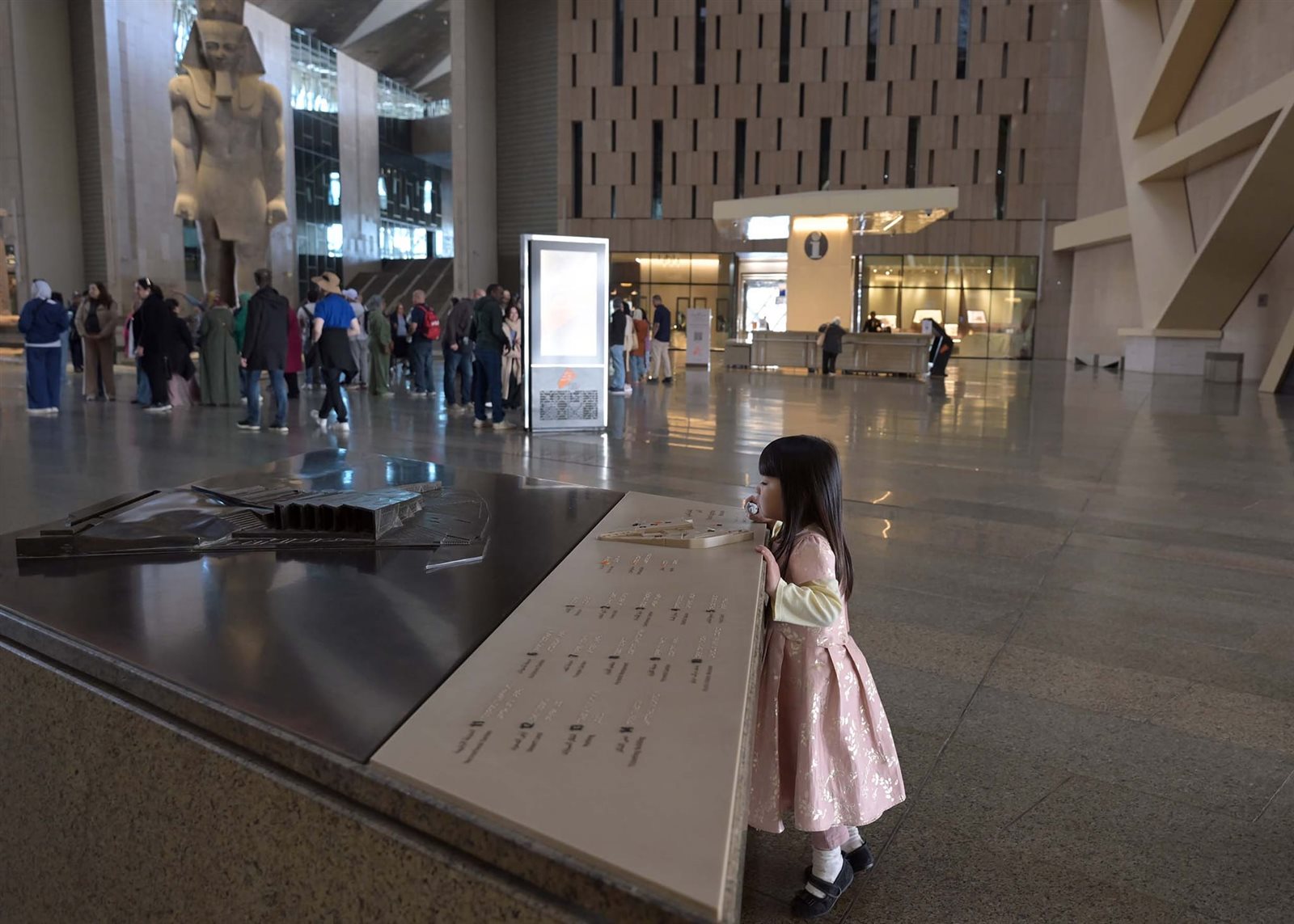 رئيس الوزراء يتابع الاستعدادات النهائية لافتتاح المتحف المصري الكبير