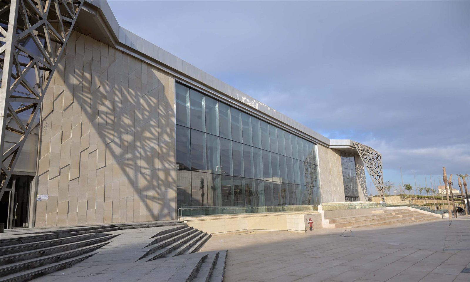 رئيس الوزراء يتابع الاستعدادات النهائية لافتتاح المتحف المصري الكبير