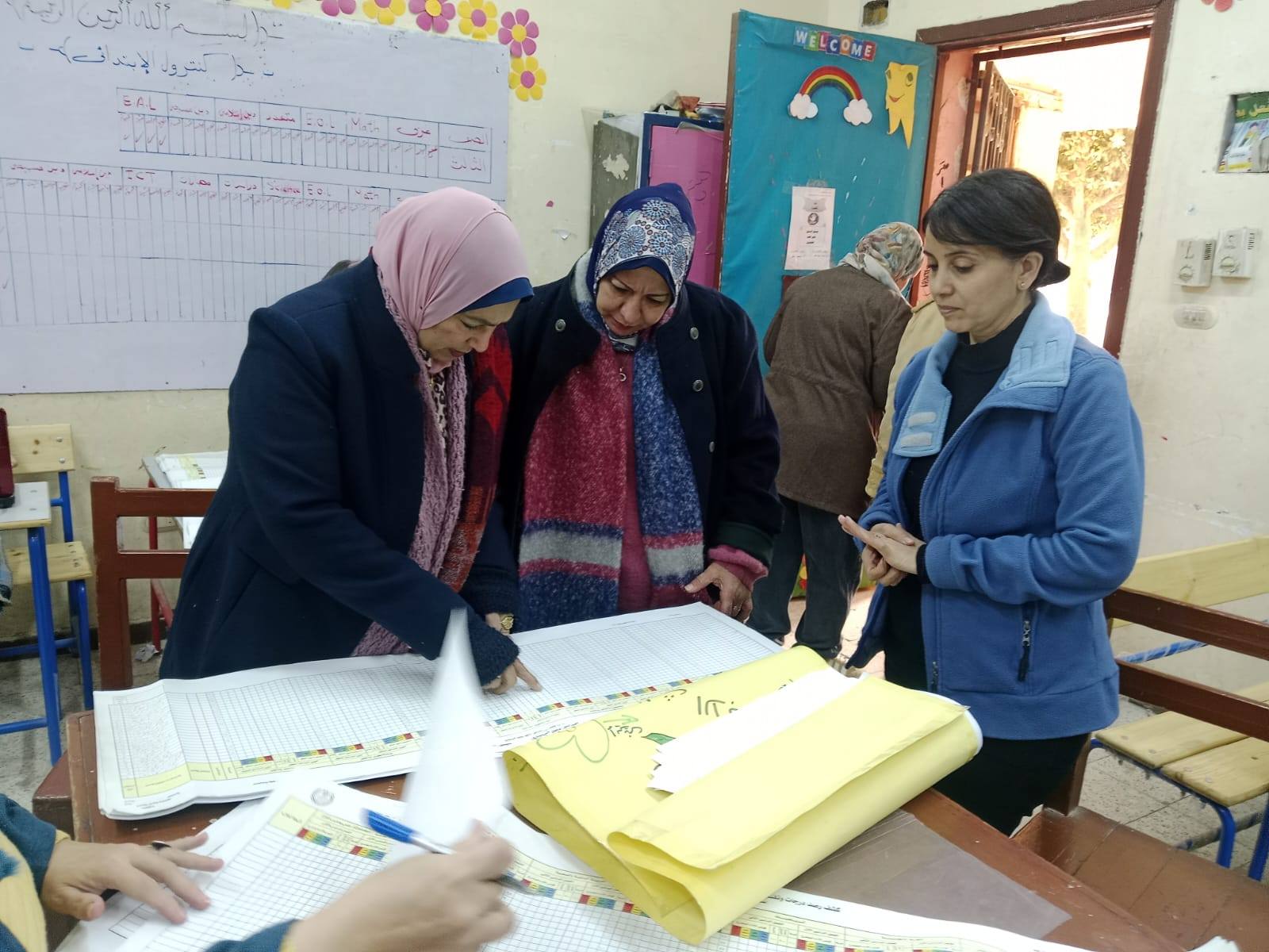 وكيل تعليم الجيزة في جولة تفقدية لضمان سير امتحانات صفوف النقل بكفاءة