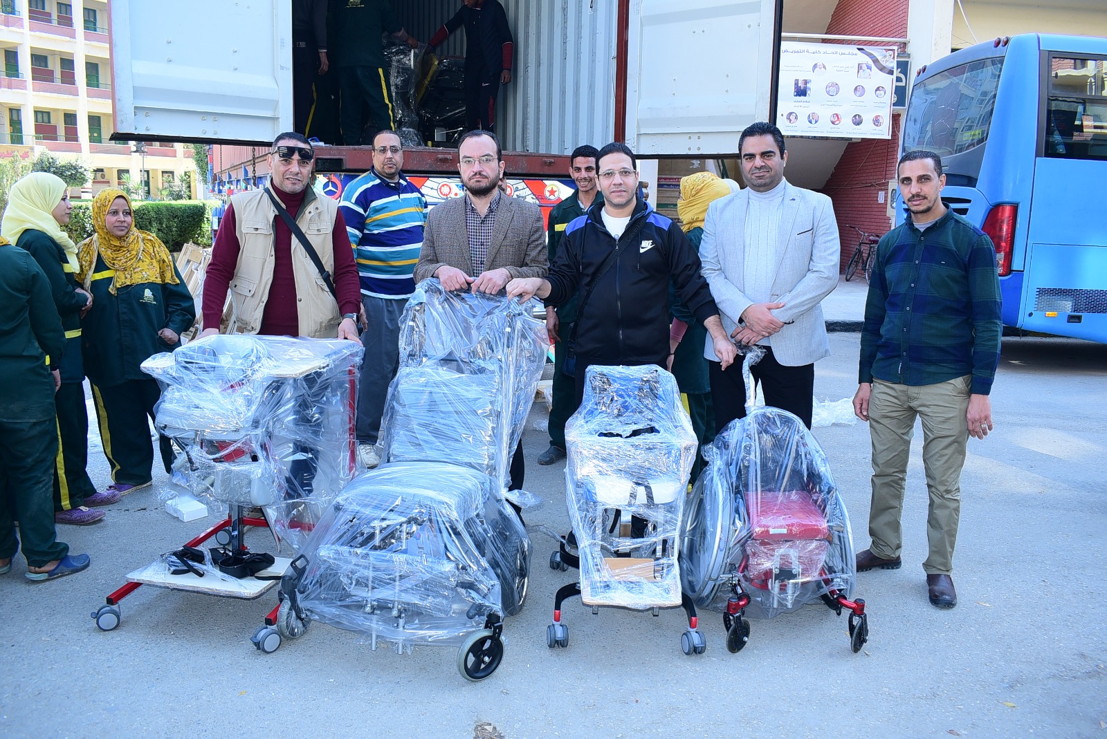 جامعة سوهاج تحصل علي دعم طبي مميز من مؤسسة آخيت الهولندية