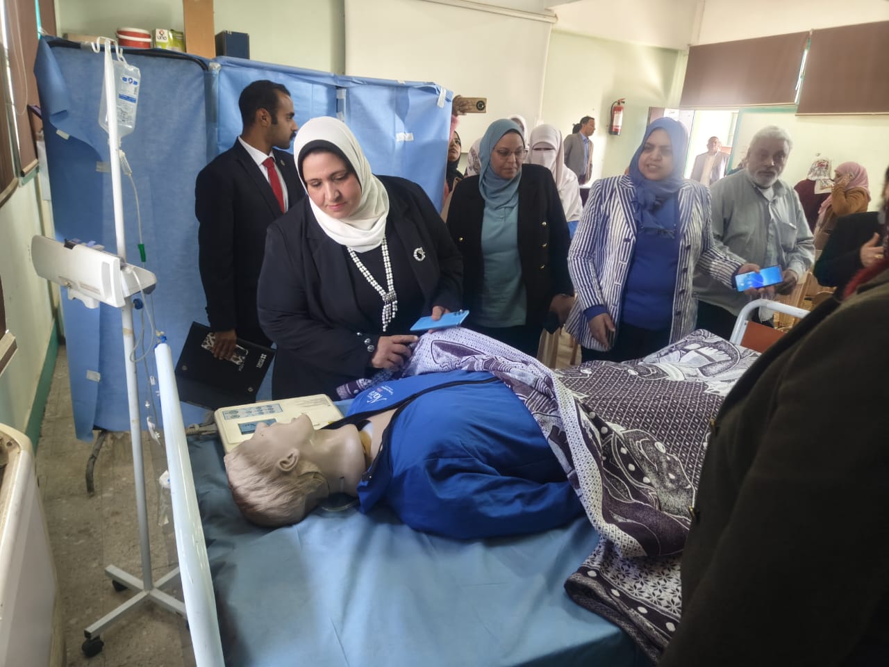 رئيس جامعة سوهاج يستقبل لجنة قطاع التمريض لتقييم برنامج علوم التمريض المكثف