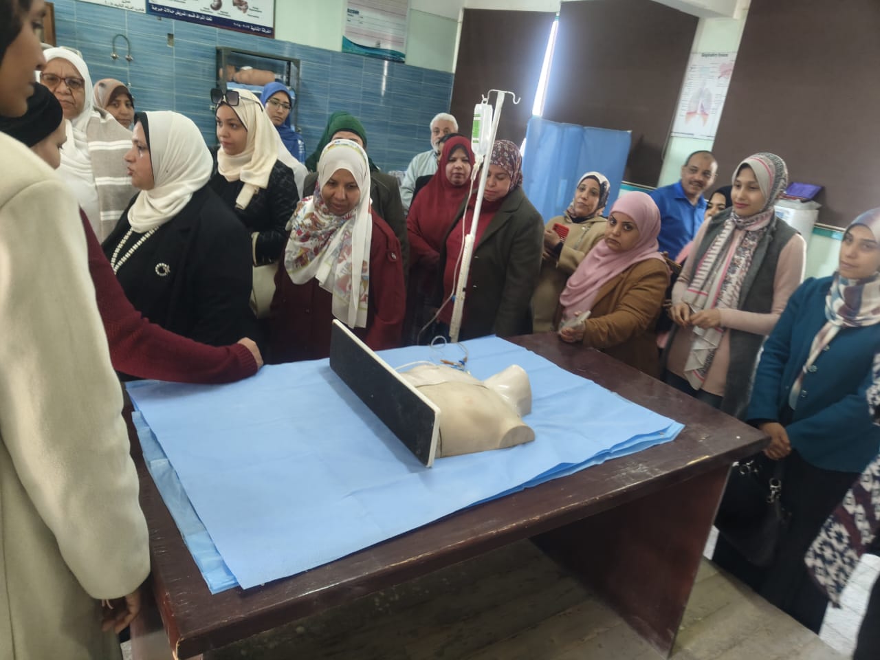 رئيس جامعة سوهاج يستقبل لجنة قطاع التمريض لتقييم برنامج علوم التمريض المكثف