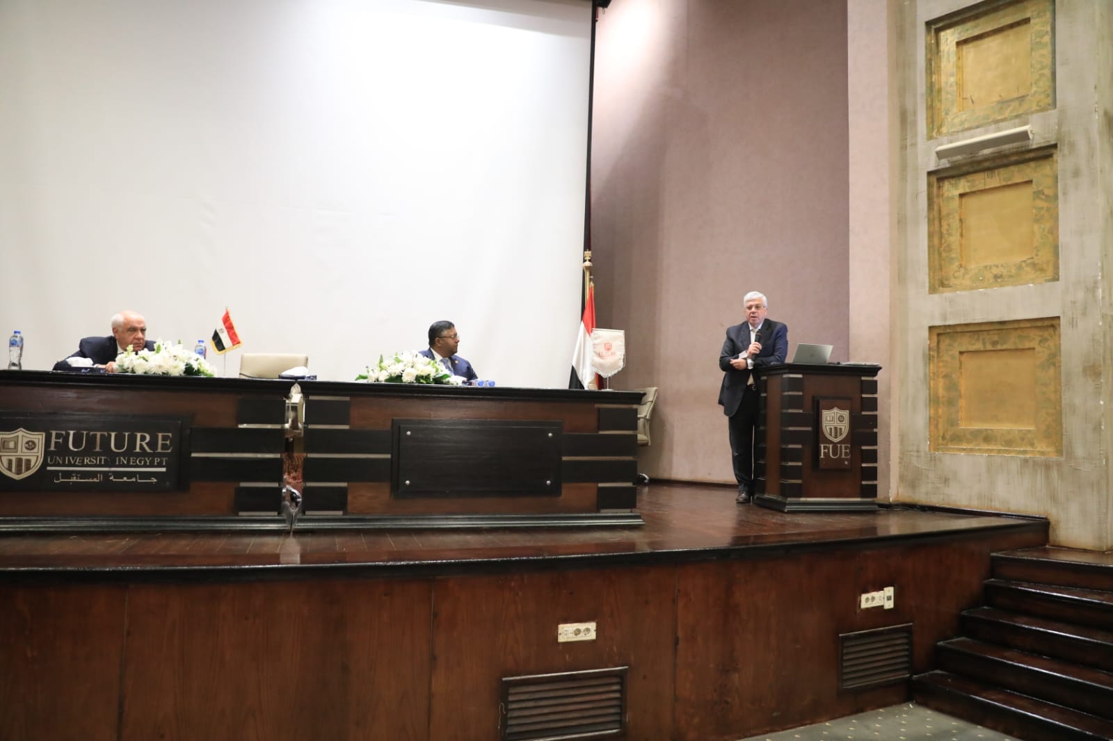 ورشة عمل حول دعم تصنيفات الجامعات المصرية بمشاركة وزير التعليم العالي وجامعة المستقبل