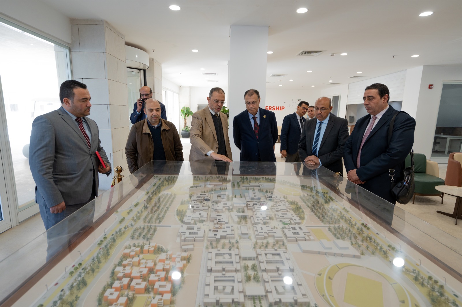 تعاون مثمر بين الجامعة المصرية اليابانية وشركة أبو قير للأسمدة لتعزيز الابتكار الصناعي