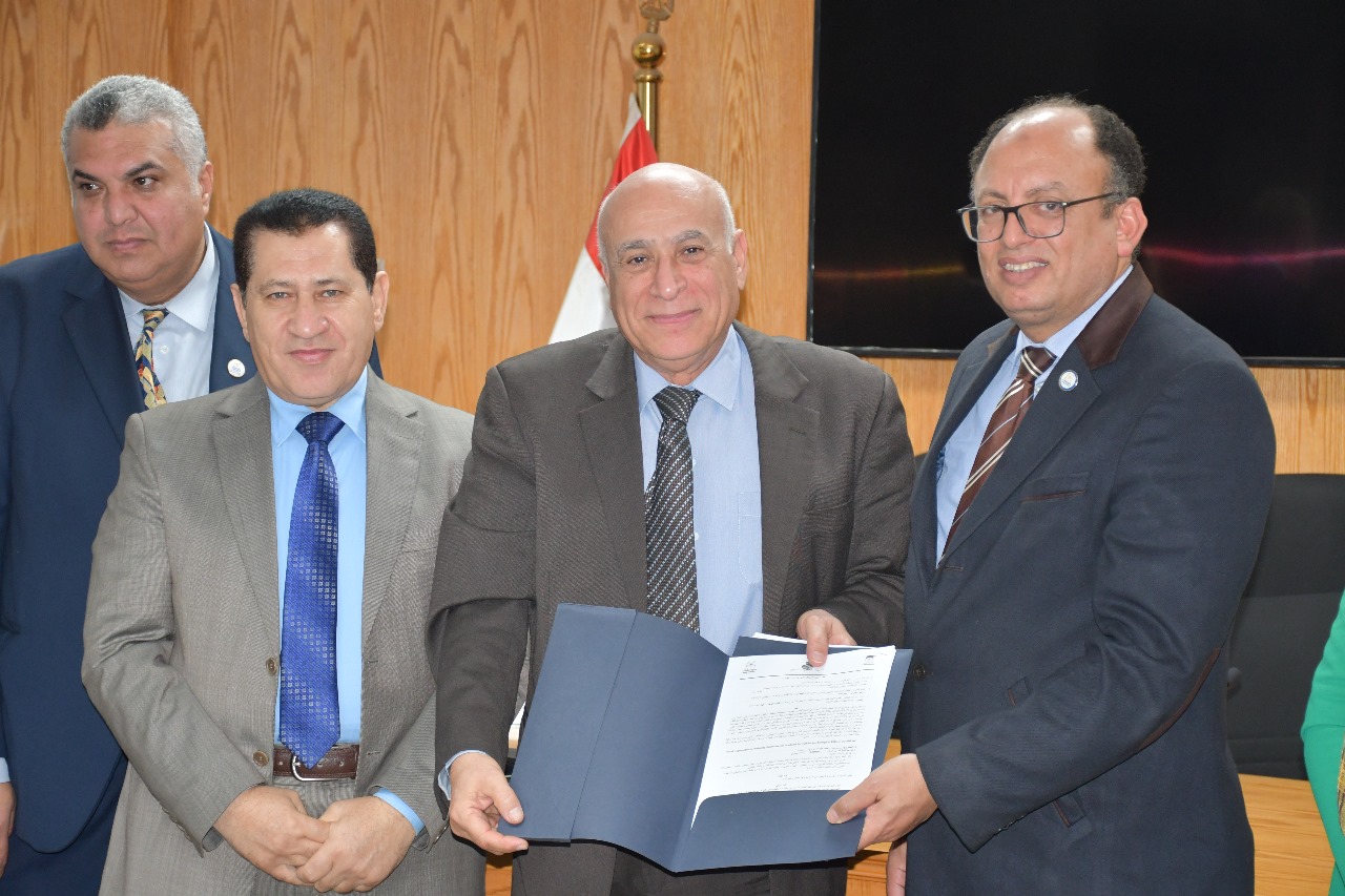 جامعة حلوان تحتفل بتكريم الباحثين الفائزين بتمويل المشروعات البحثية