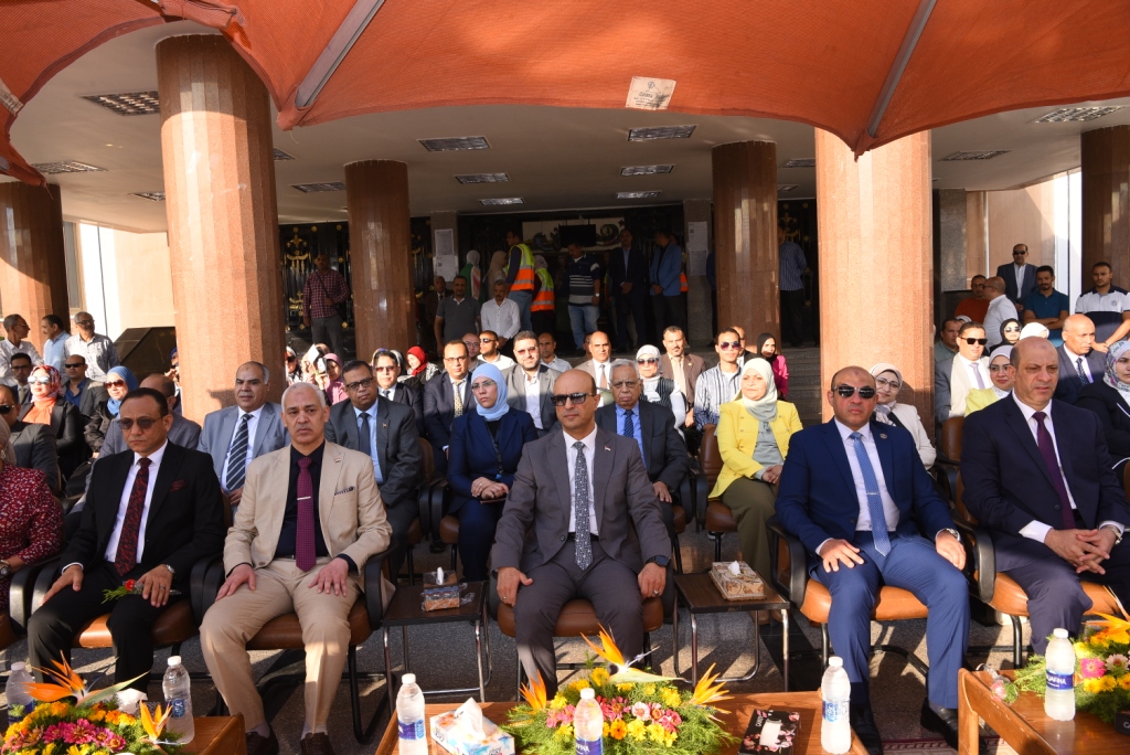 جامعة أسيوط تستعرض تقريرًا عن أنشطة طلابية متميزة لتعزيز الوعي والثقافة