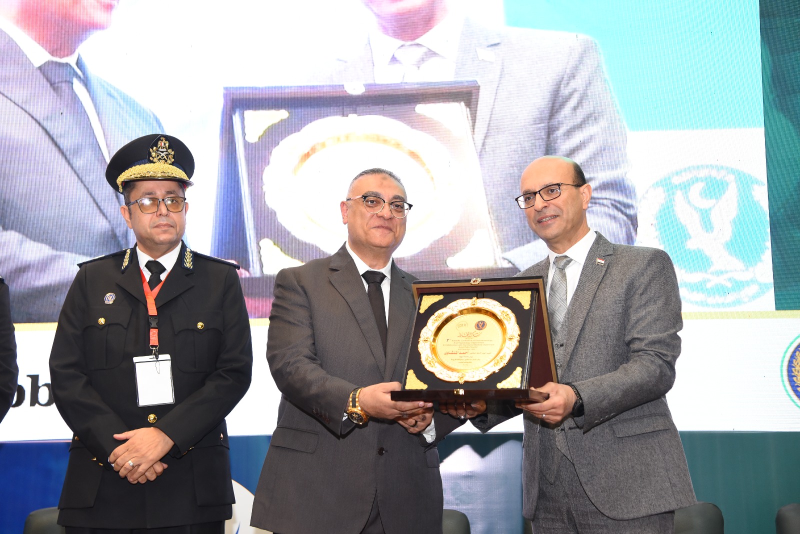 جهود جامعة أسيوط في تعزيز الوعي القومي وتنمية قيم الولاء والانتماء لدى الطلاب