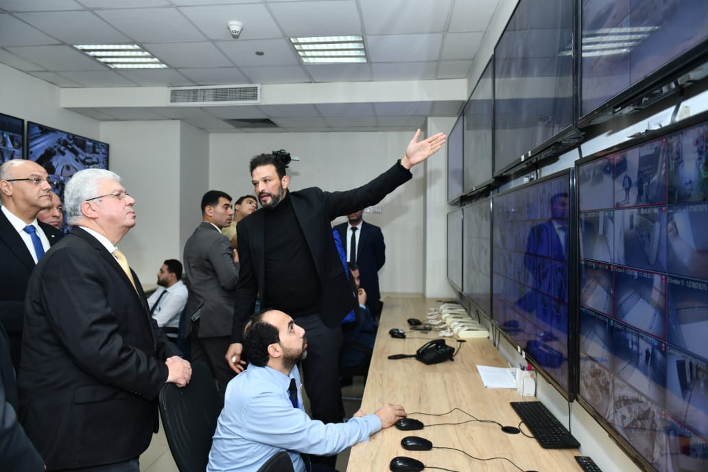 وزير التعليم العالي يدعم غزة ويقوم بزيارة تفقدية للمصابين بمستشفى الناس الخيري في القليوبية