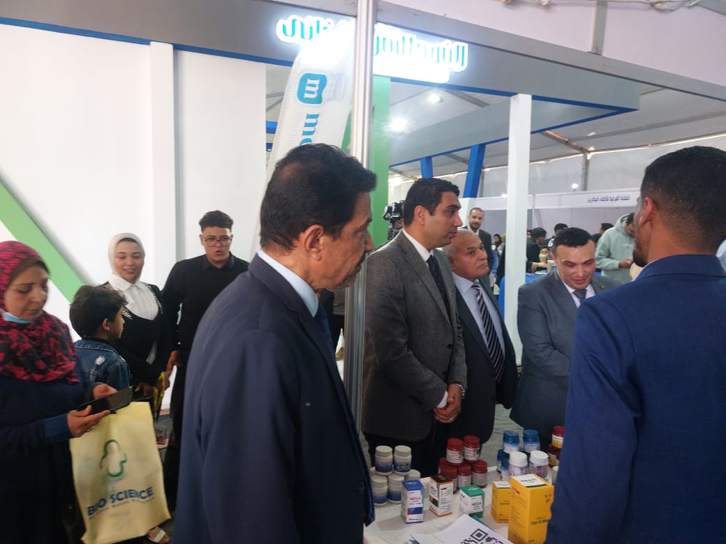 جامعة الأقصر تشارك في افتتاح معرض 