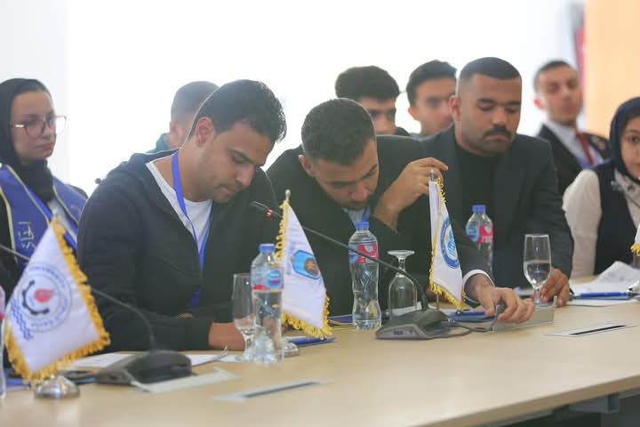 طلاب جامعة الأقصر يشاركون في ختام ملتقى قادة الاتحادات الطلابية
